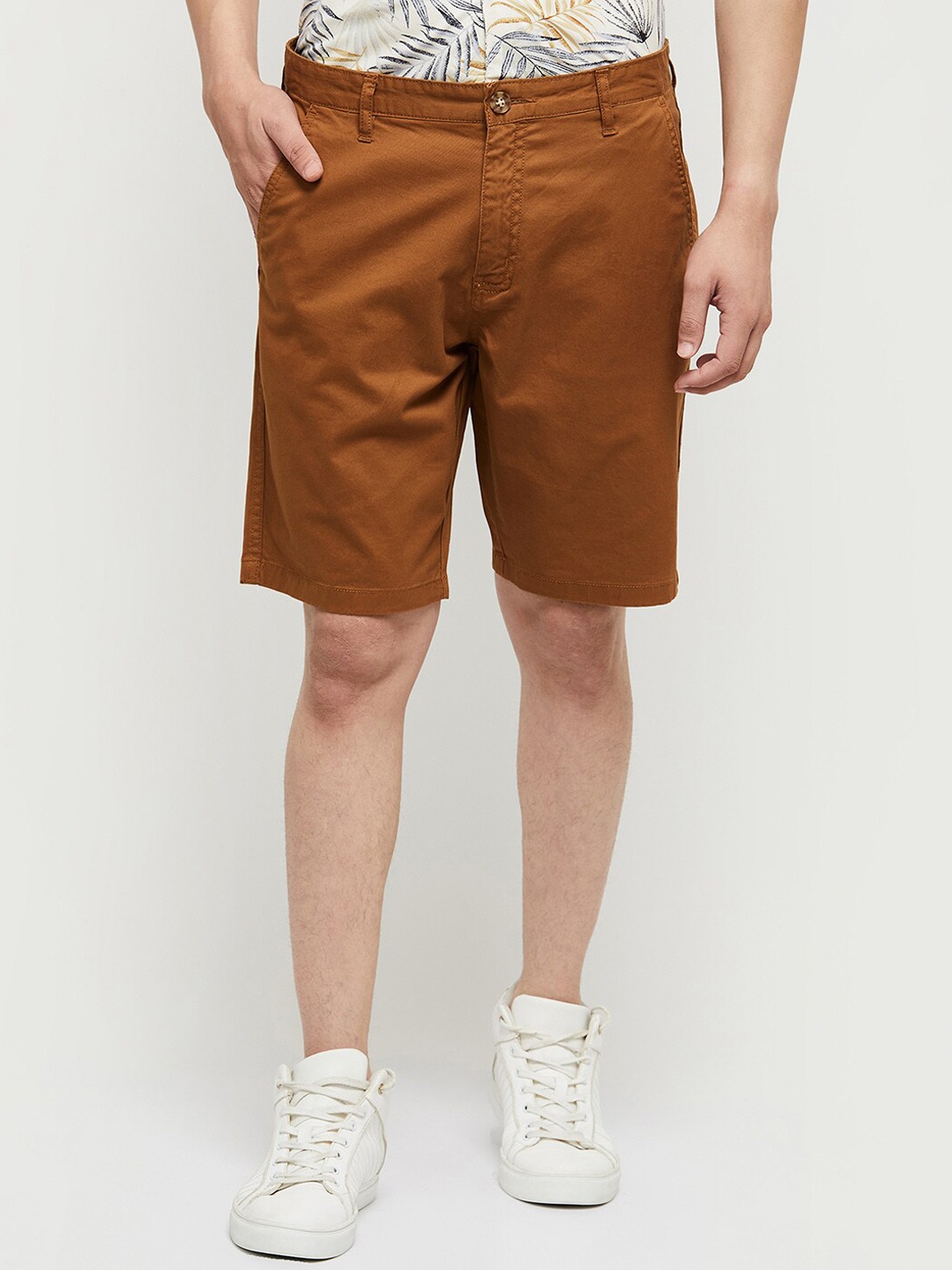 

MAX Men Solid Woven Shorts, Yellow