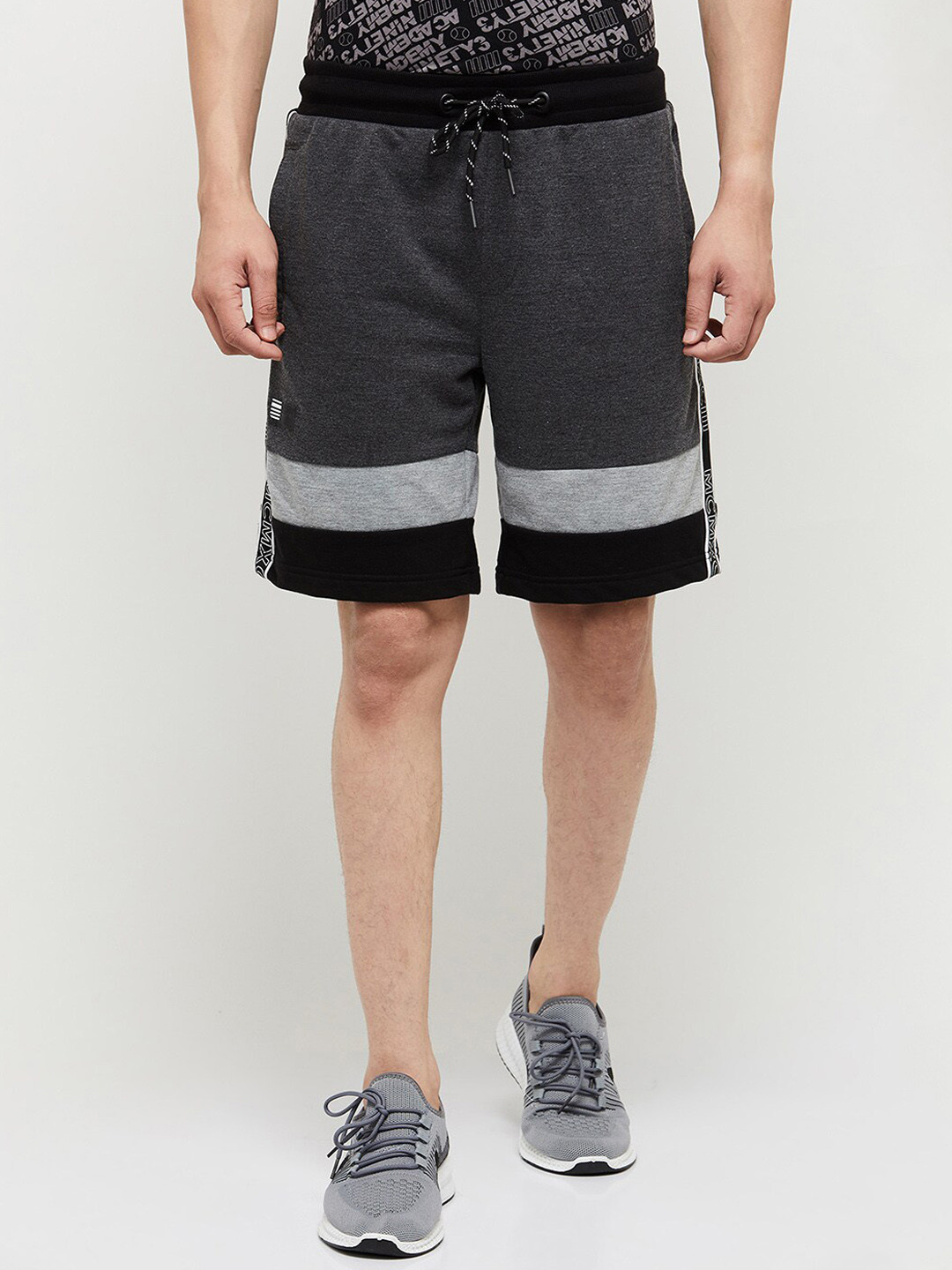 

max Men Charcoal Colourblocked Sports Shorts