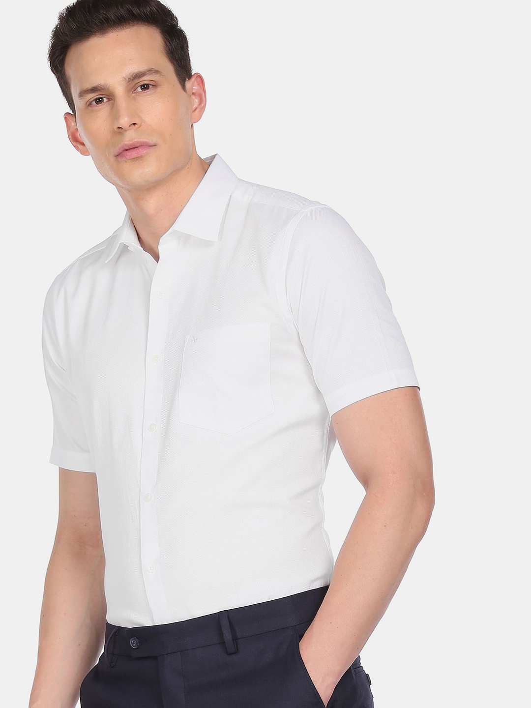 

Arrow Men White Solid Formal Shirt