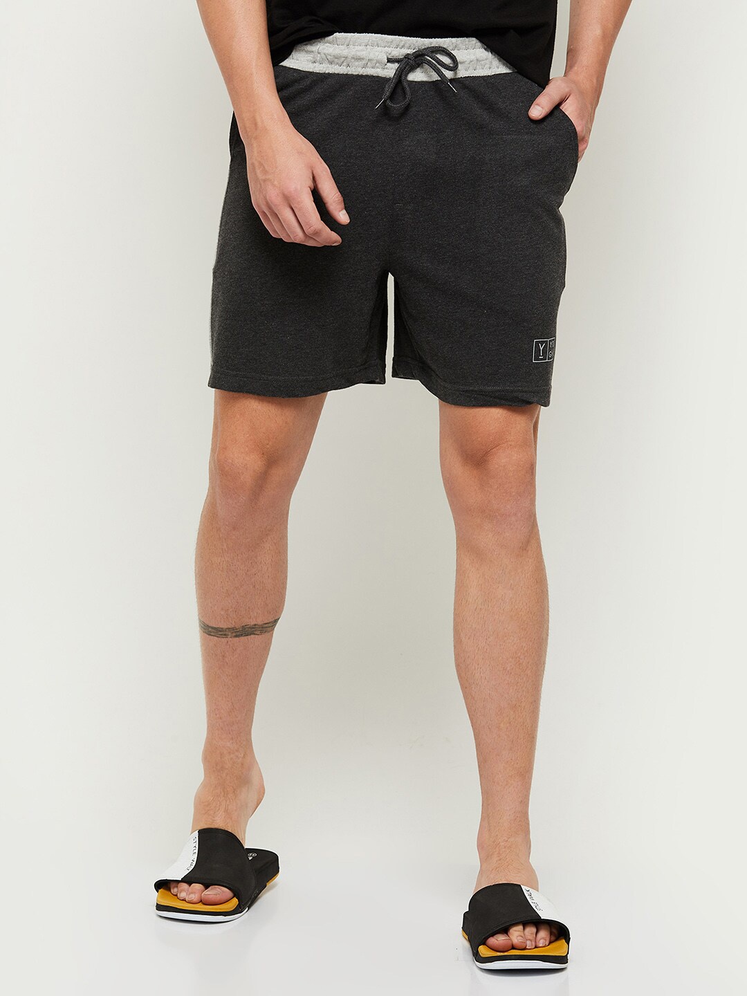 

max Men Charcoal & Grey High-Rise Colourblocked Lounge Shorts