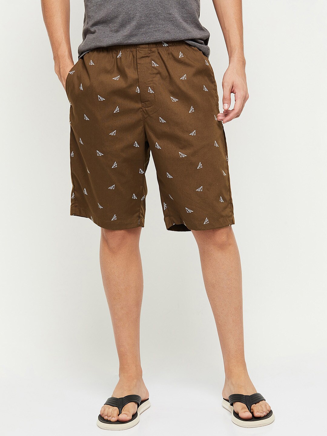 

max Men Brown & White Conversational Printed Lounge Shorts