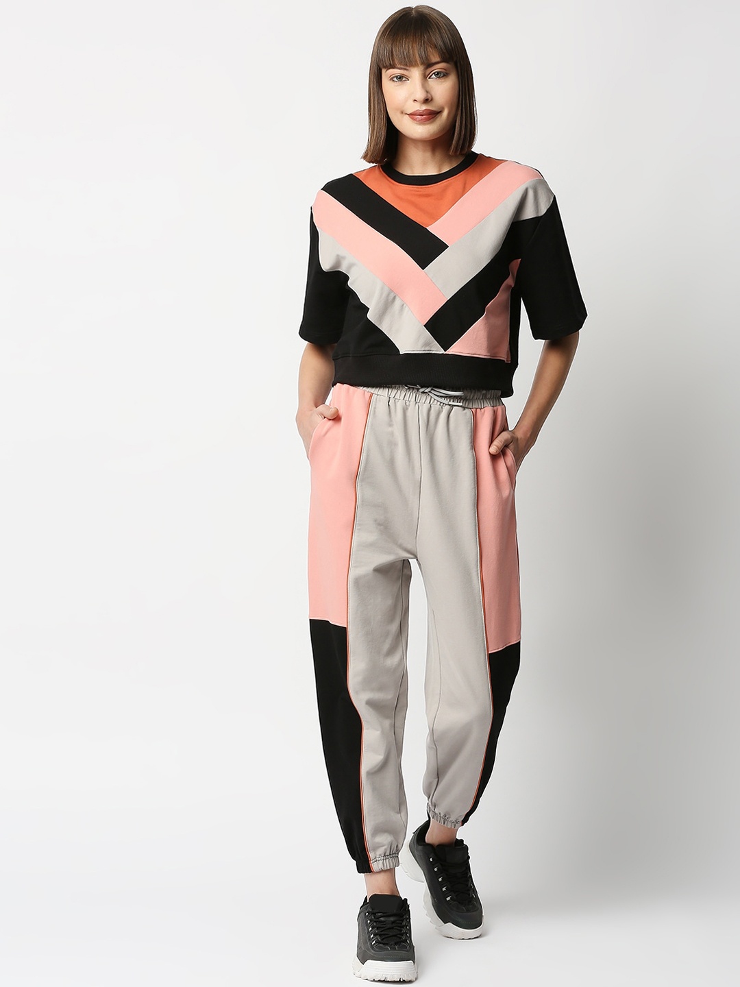 

Blamblack Women Peach & Black Colourblocked Co-Ords Set, Beige