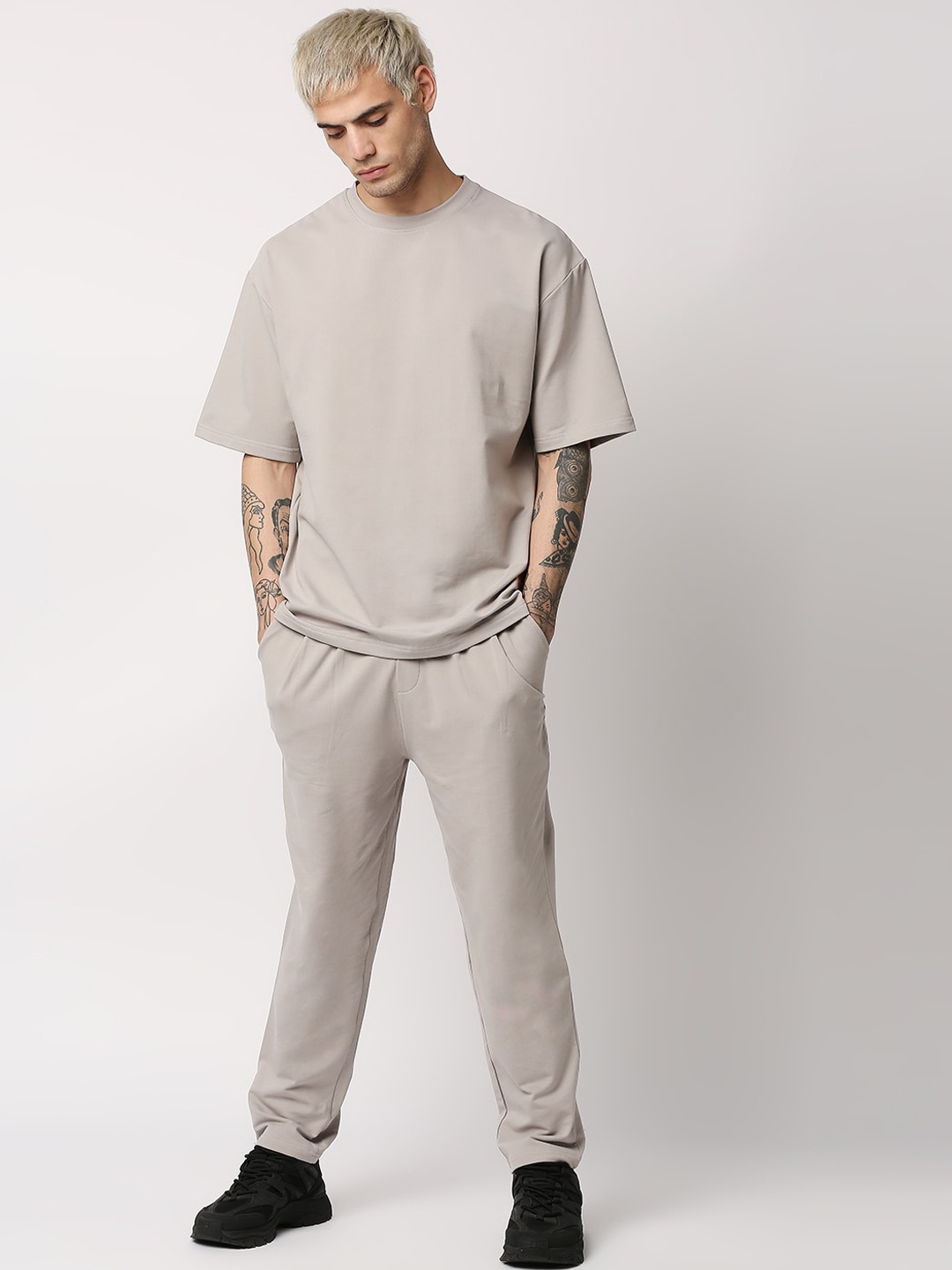

Blamblack Men Grey Solid Co-Ords