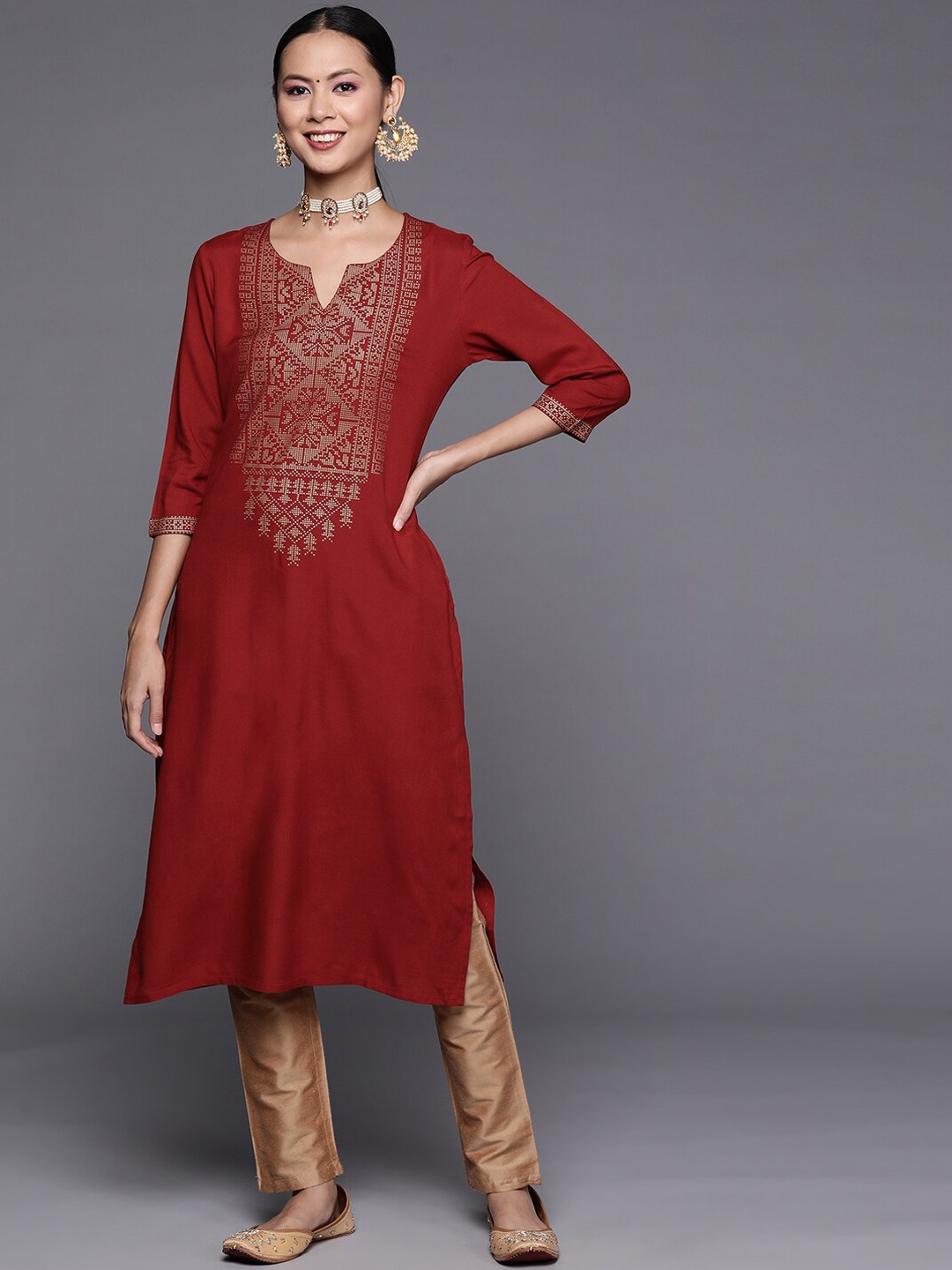 

Varanga Women Maroon Geometric Yoke Design Kurta