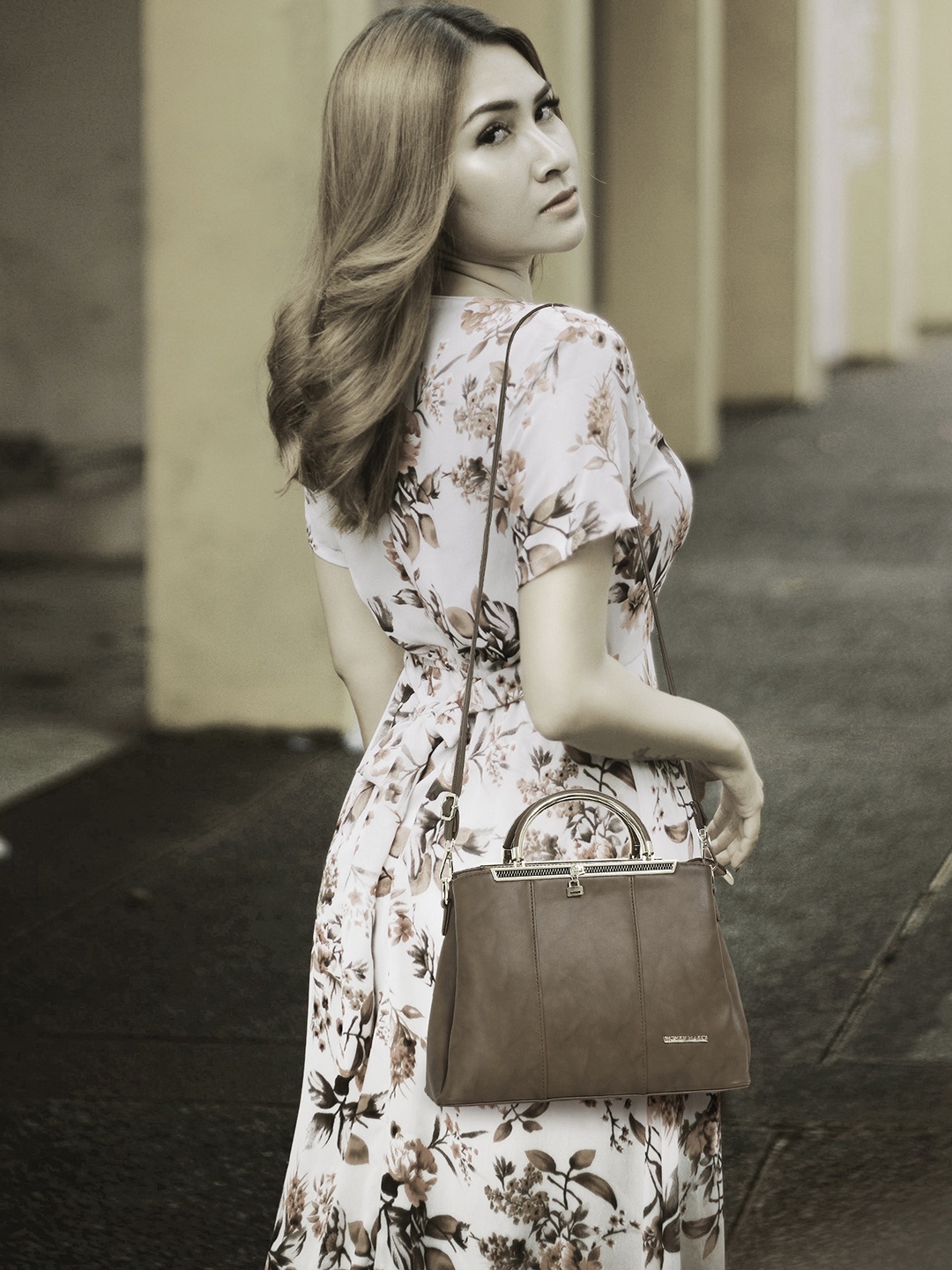 WOMEN MARKS Khaki PU Oversized Structured Handheld Bag