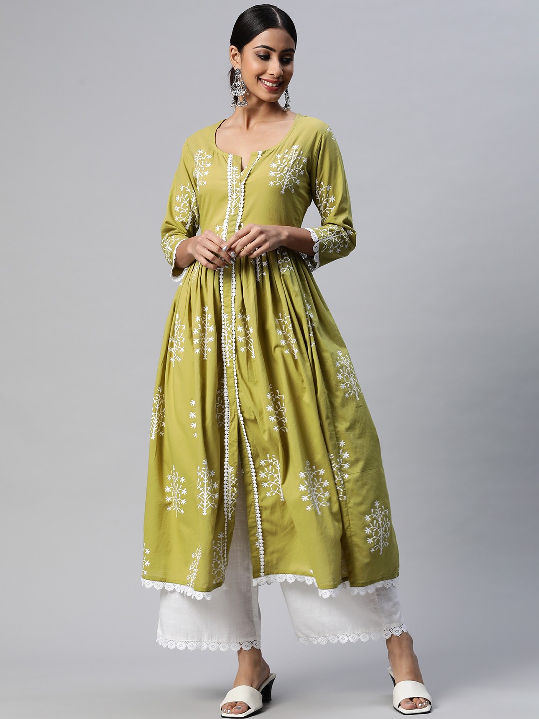 

mokshi Women Green Ethnic Motifs Printed Pure Cotton Kurta with Palazzos