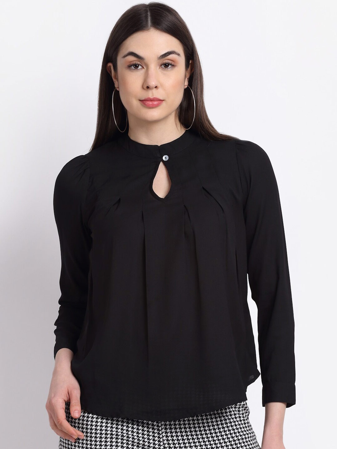 

La Zoire Black Keyhole Neck Georgette Top