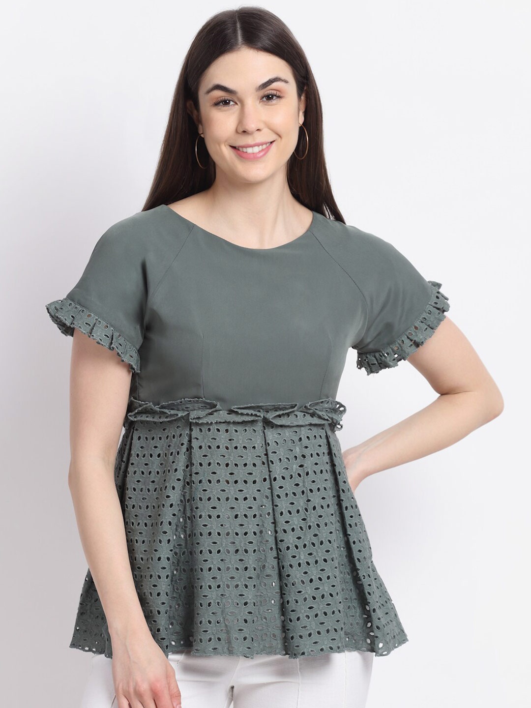 

La Zoire Grey Print Crepe Cinched Waist Top