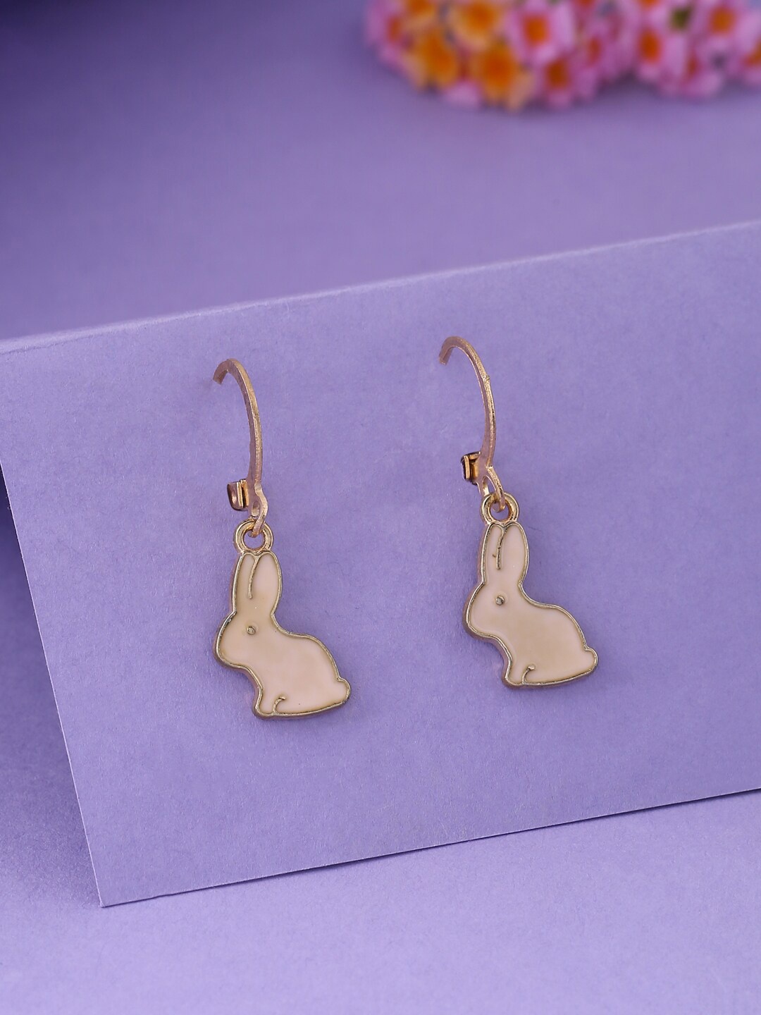 

kashwini Peach-Coloured & Gold-Toned Contemporary Drop Earrings