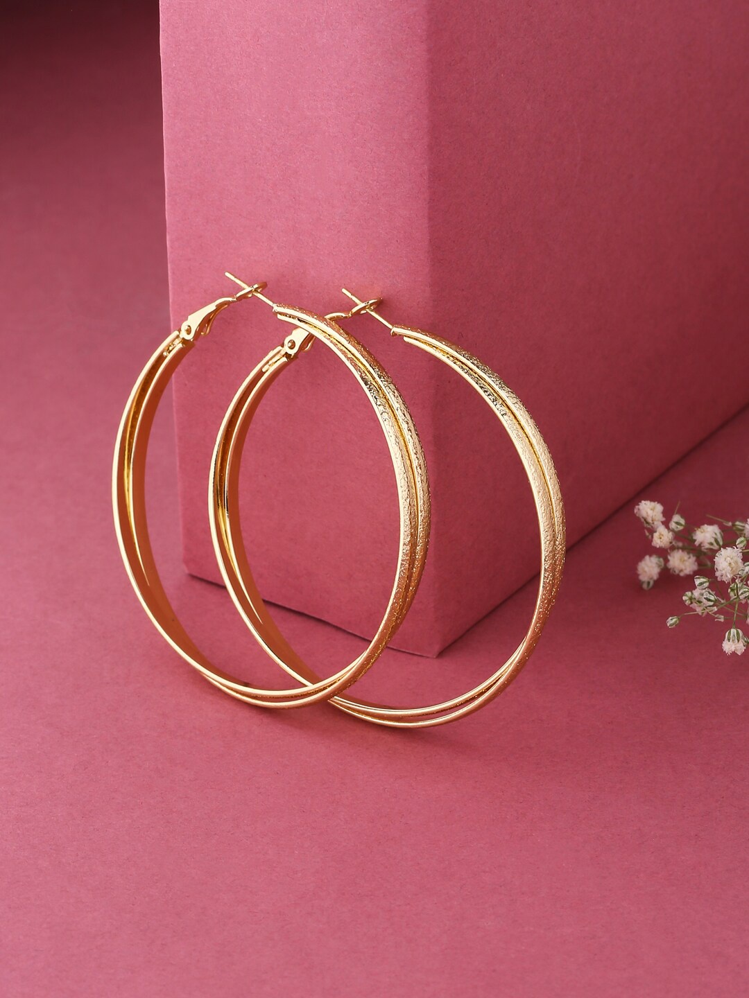 

kashwini Gold-Toned Contemporary Hoop Earrings