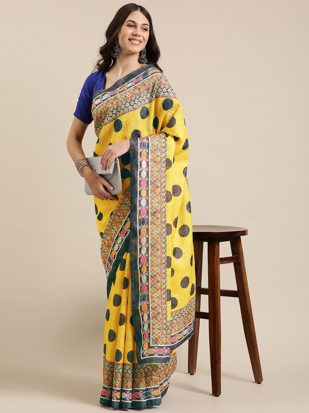 

VASTRANAND Yellow & Black Sequinned Art Silk Saree