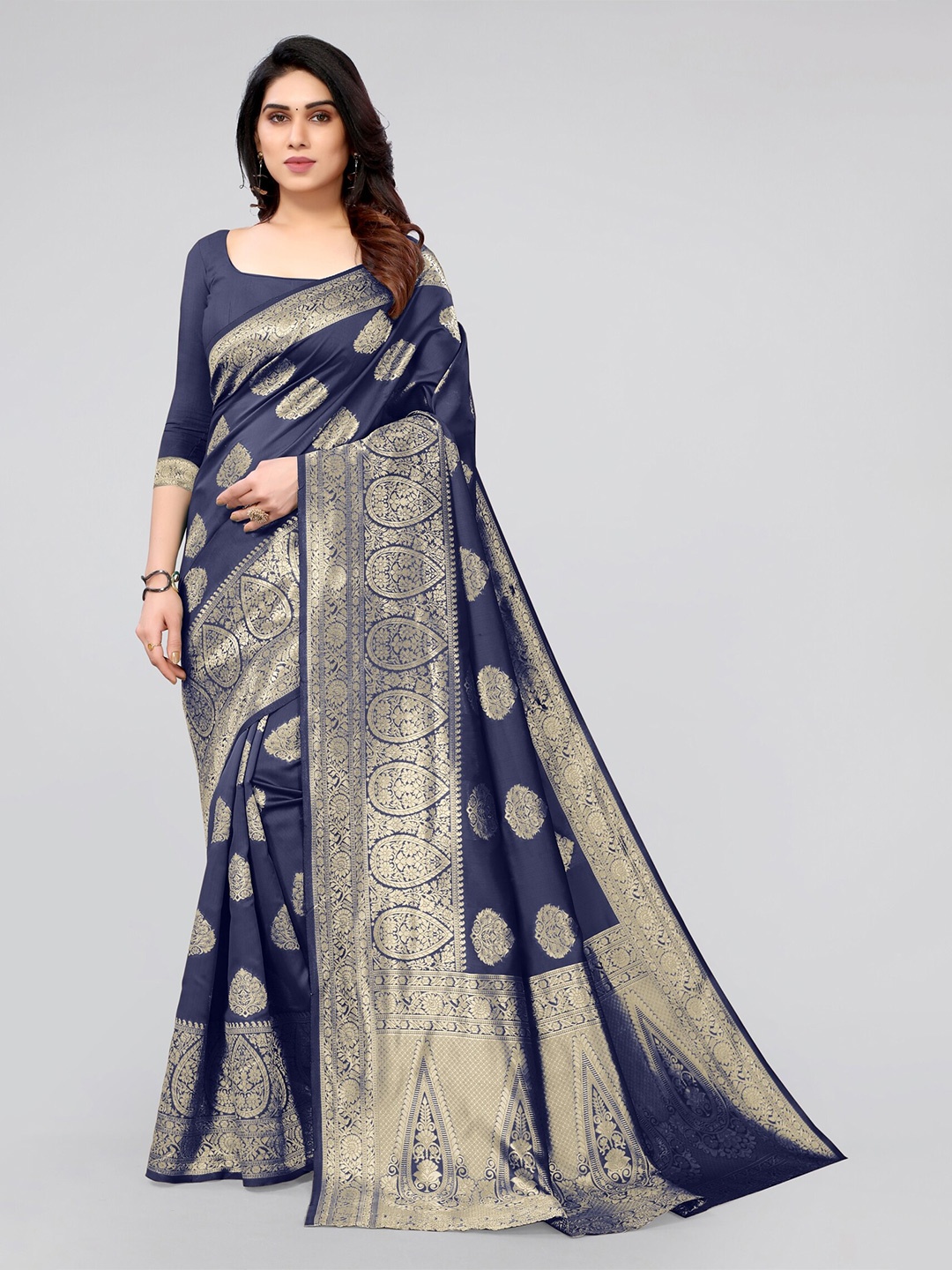 

KALINI Women Navy Blue & Gold-Toned Floral Zari Silk Blend Banarasi Saree