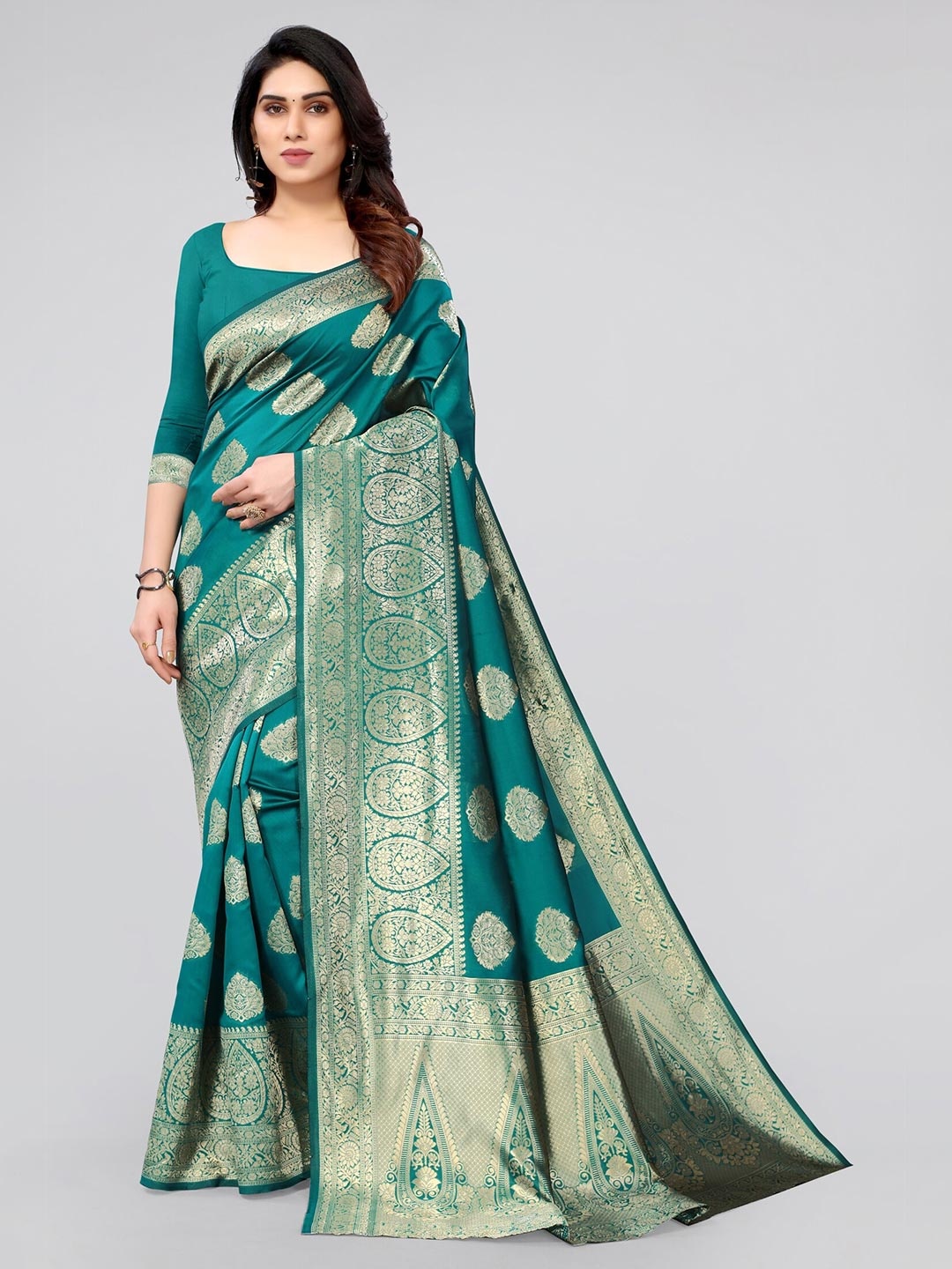 

KALINI Green & Gold-Toned Floral Zari Silk Blend Banarasi Saree