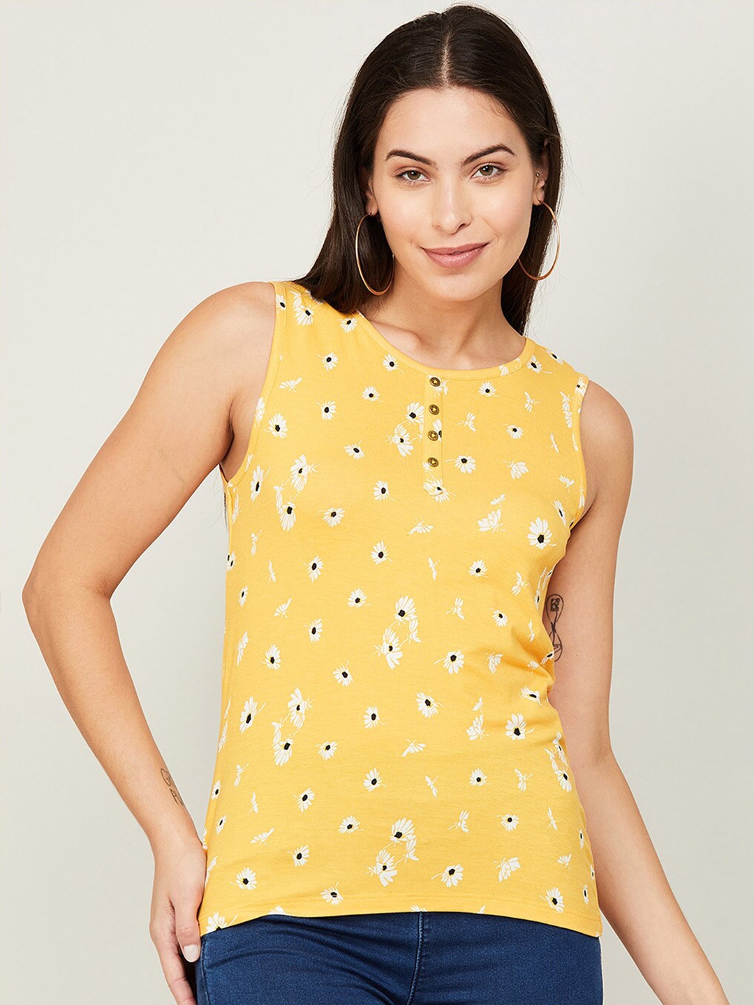 

Fame Forever by Lifestyle womens Yellow Geometric Print Top