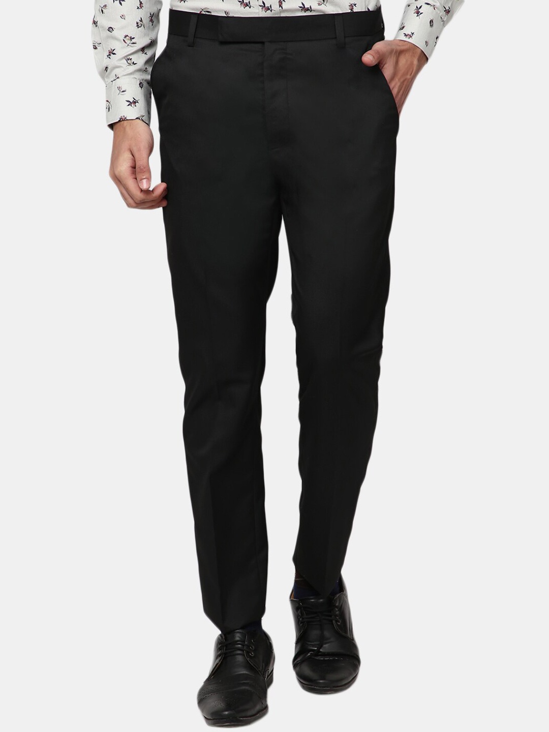 

V-Mart Men Black Classic Slim Fit Trousers