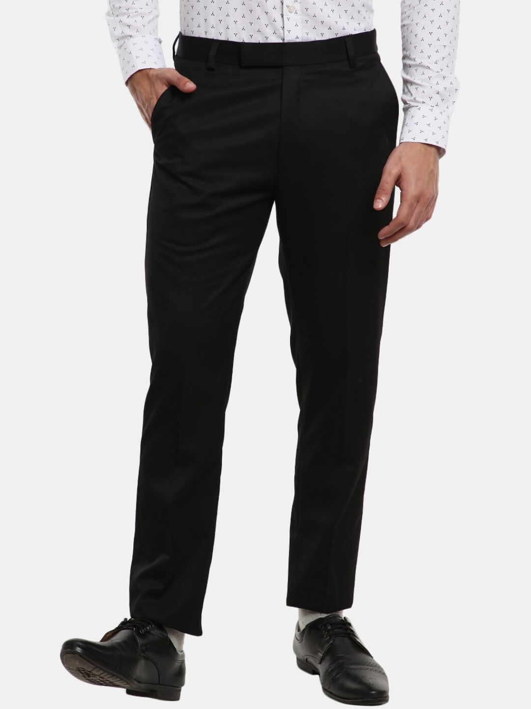 

V-Mart Men Black Classic Slim Fit Trousers