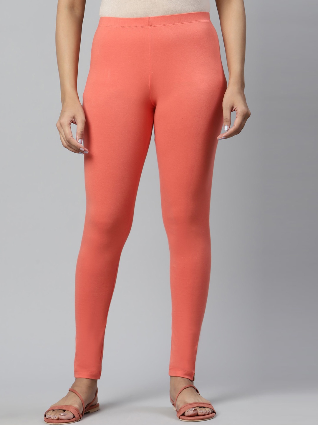 

AURELIA Women Peach Solid Ankle Length Leggings