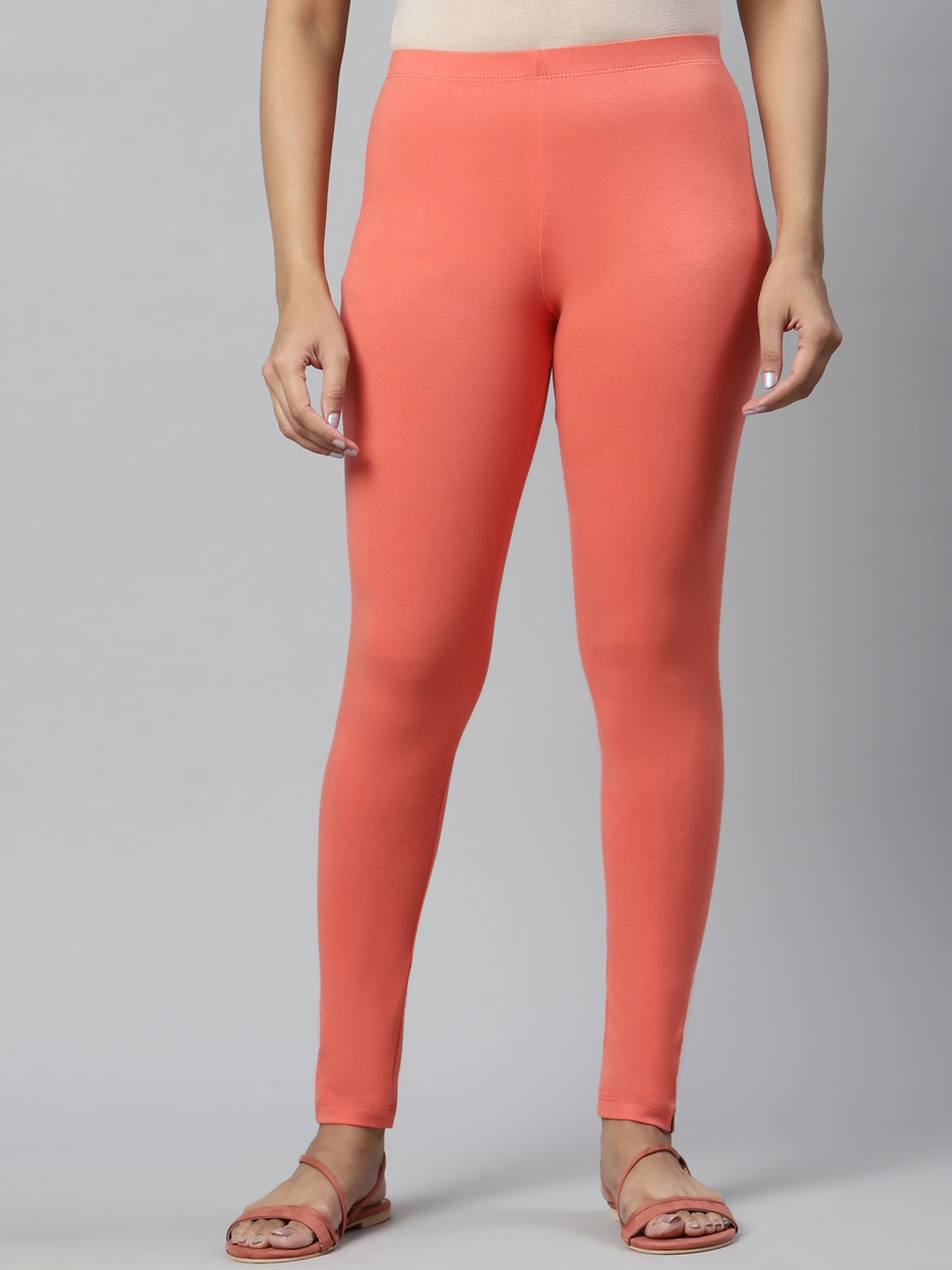 

AURELIA Women Peach Solid Leggings