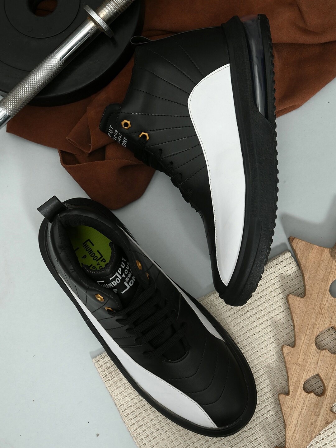 

Hundo P Men Black Running Non-Marking Shoes