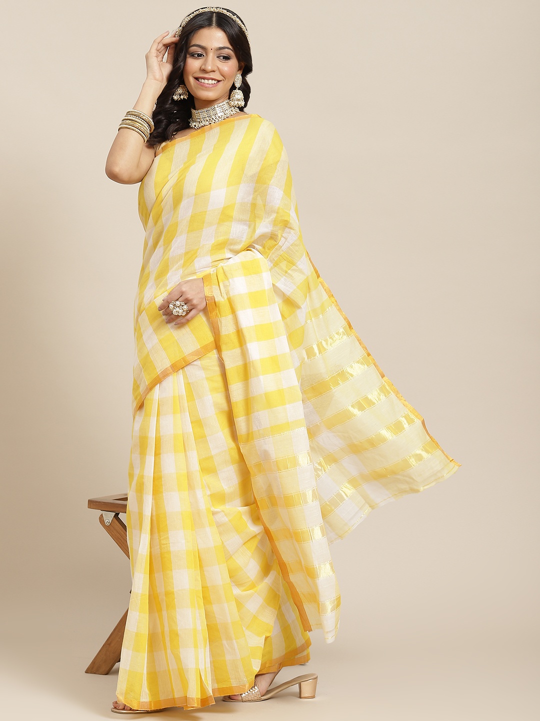 

Ishin Yellow & White Checked Cotton Blend Saree