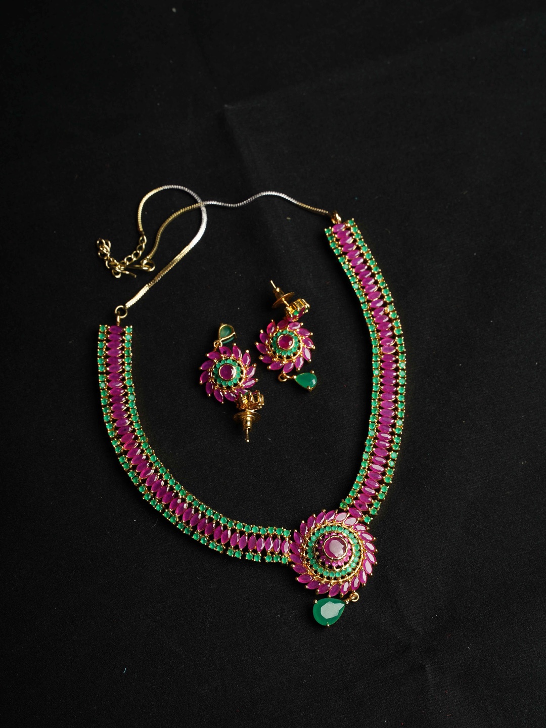 

NASTEE Gold-Plated Green & Red CZ-Studded Jewellery Set