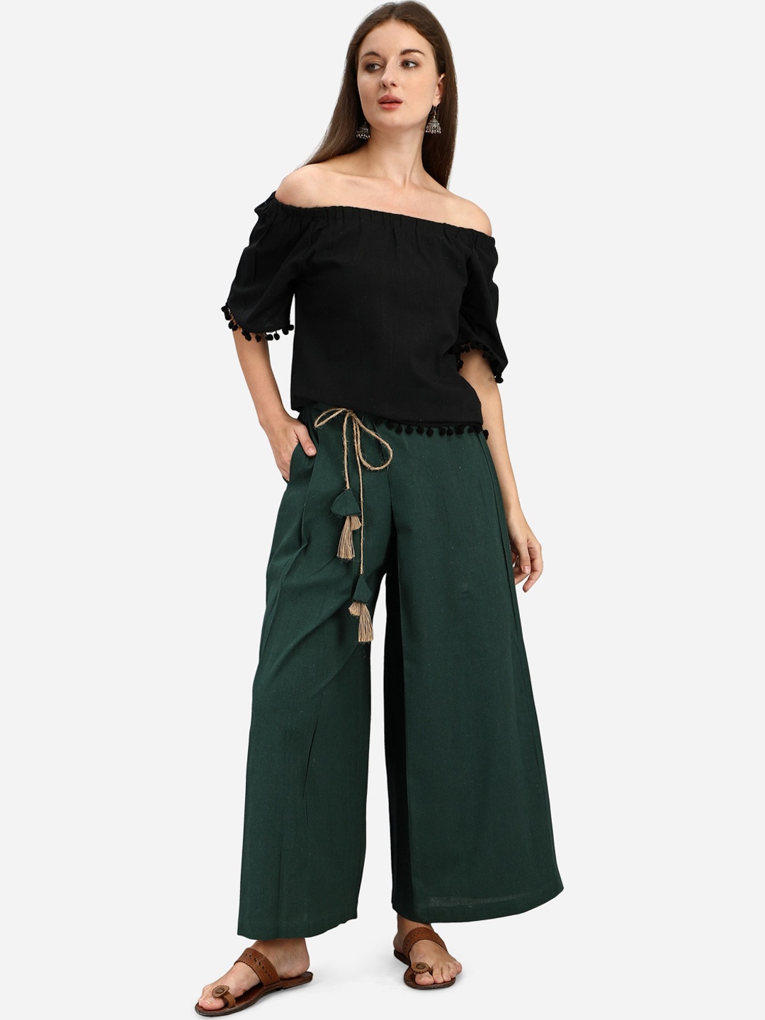 

MESMORA FASHION Women Black & Green Solid Pure Cotton Co-Ords