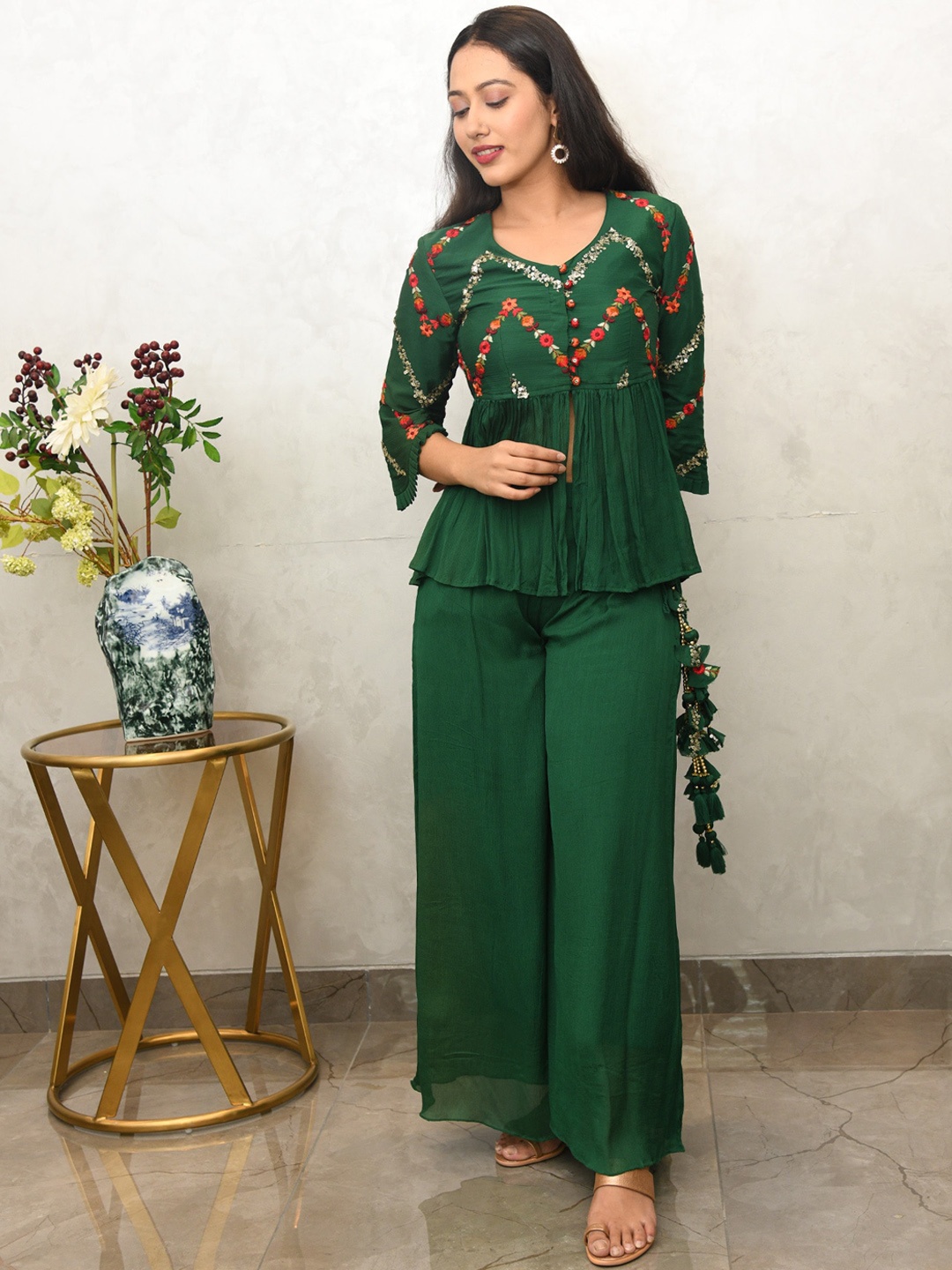 

Mulmul Women Green Floral Embroidered Sequinned Co-Ords