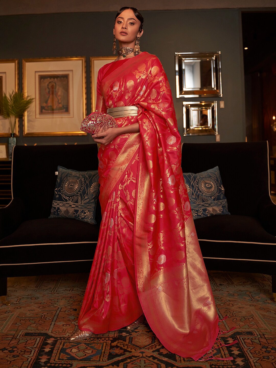 

Mitera Red & Gold-Toned Ethnic Motifs Zari Silk Blend Banarasi Saree