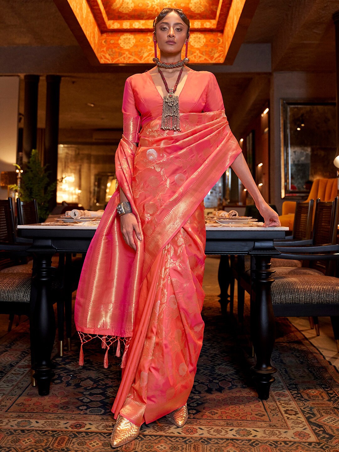 

Mitera Women Peach-Coloured & Gold-Toned Woven Design Zari Silk Blend Banarasi Saree