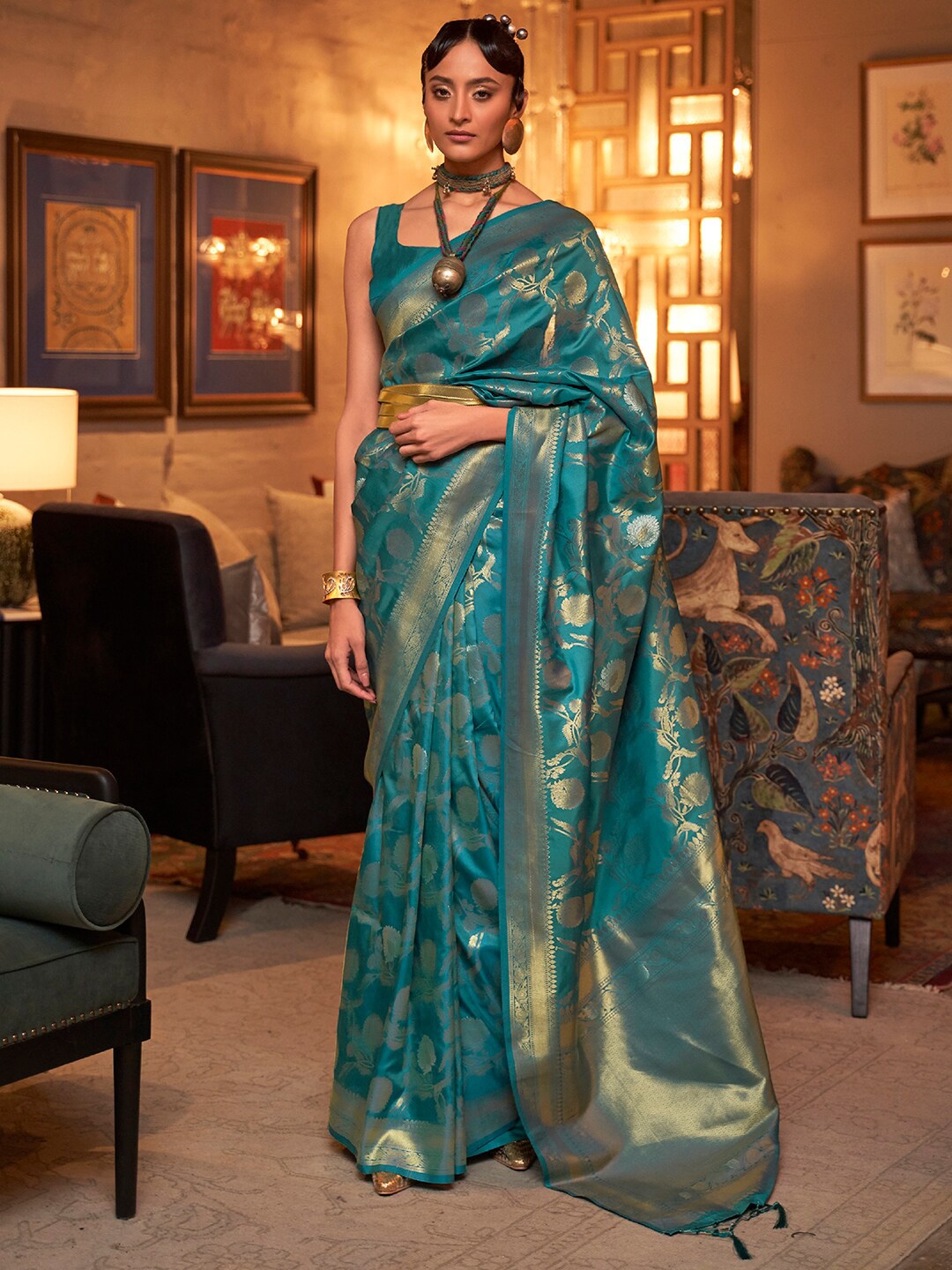 

Mitera Blue & Gold-Toned Ethnic Motifs Zari Silk Blend Banarasi Saree