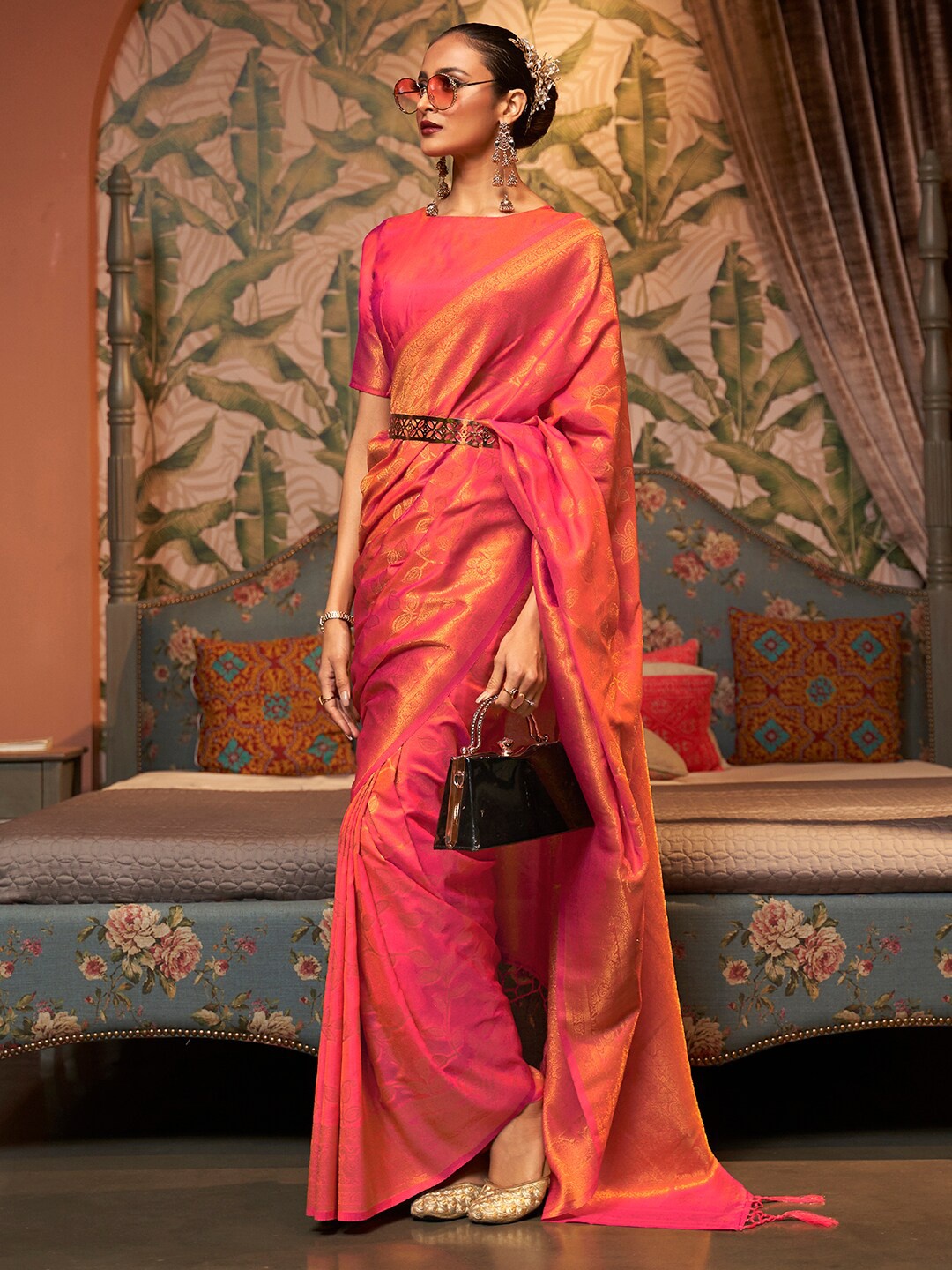 

Mitera Pink & Gold-Toned Woven Design Zari Silk Blend Kanjeevaram Saree