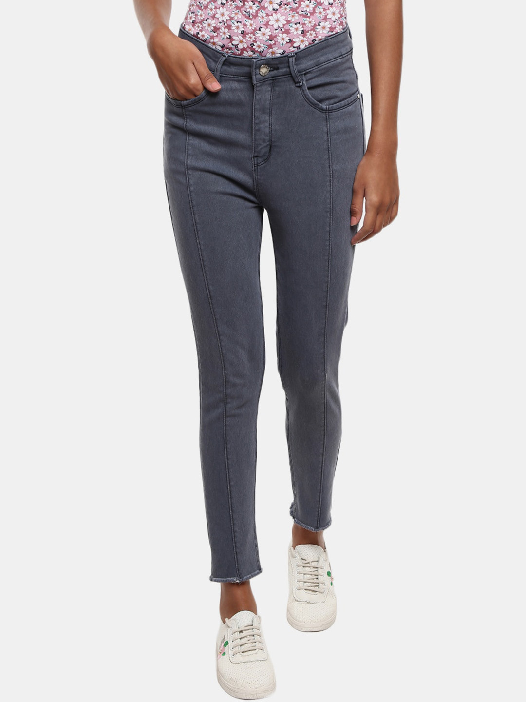 

V-Mart Women Grey Classic Jeans