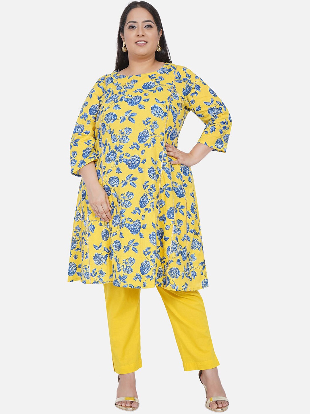 

Fabnest Curve Women Yellow Floral Printed Mirror Work Kurta