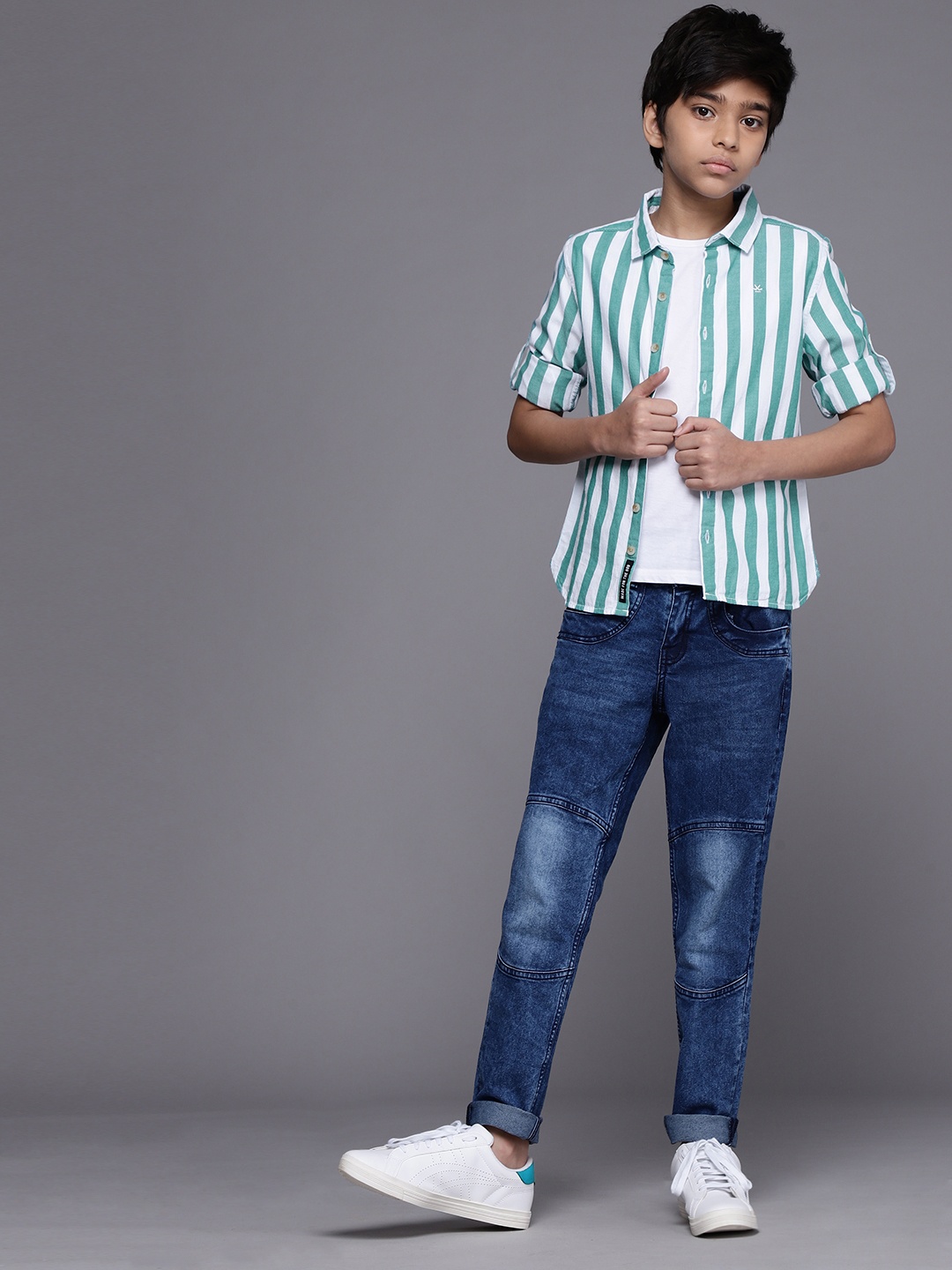 

WROGN YOUTH Boys Green Slim Fit Striped Pure Cotton Casual Shirt