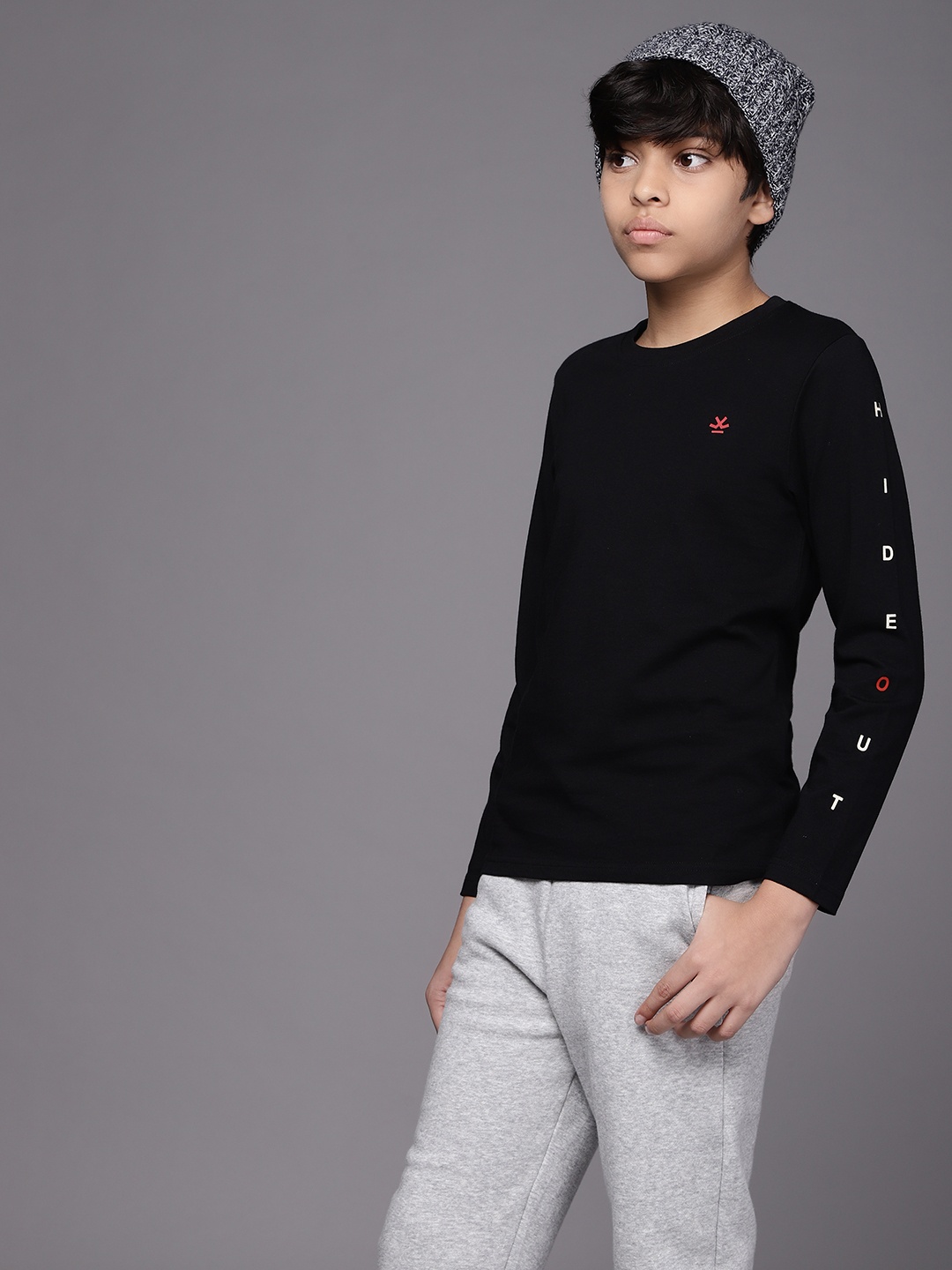 

WROGN YOUTH Boys Black Solid Pure Cotton T-shirt