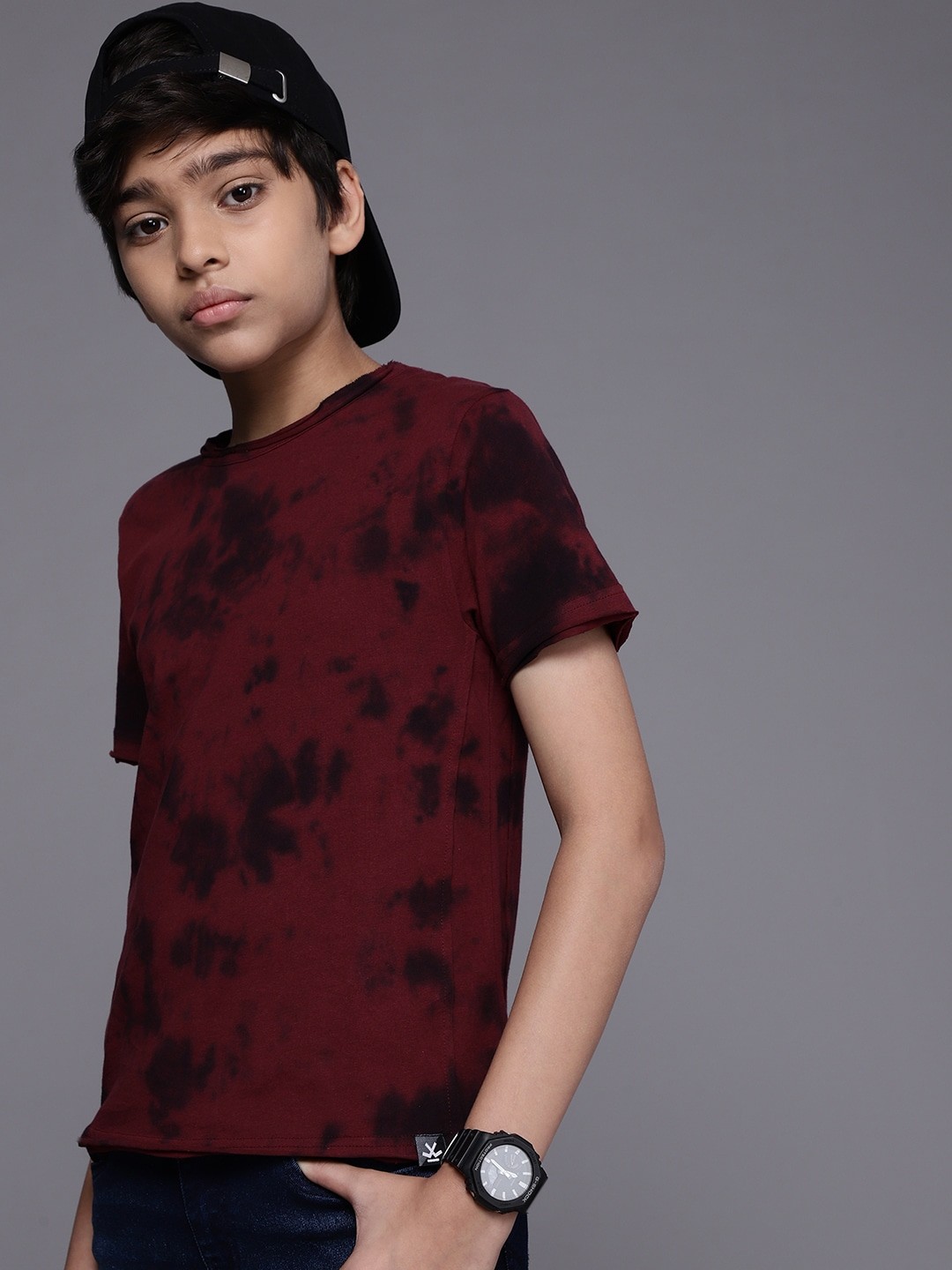 

WROGN YOUTH Boys Maroon & Black Tie and Dye Pure Cotton Raw Edge Slim Fit T-shirt