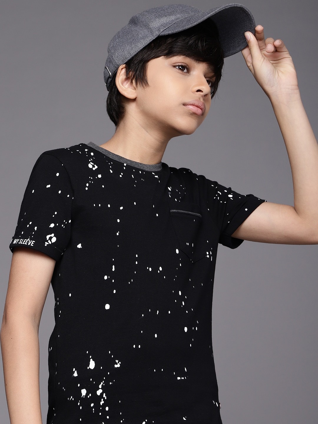 

WROGN YOUTH Boys Black Printed Pure Cotton Slim Fit T-shirt