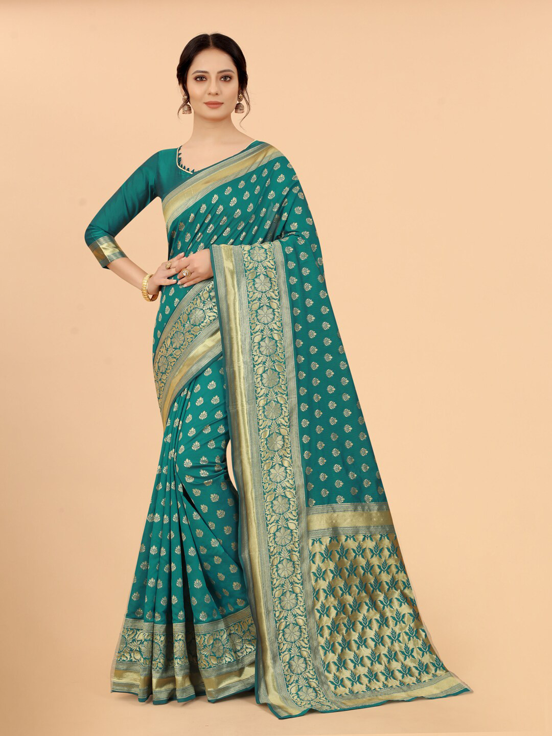 

WELL WORN Green & Gold-Toned Woven Design Zari Silk Cotton Banarasi Saree