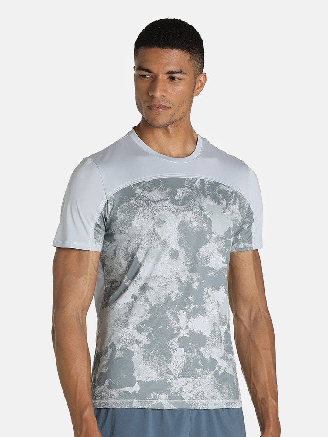 

Puma Men Grey RUN AOP GRAPHIC SS Printed T-shirt