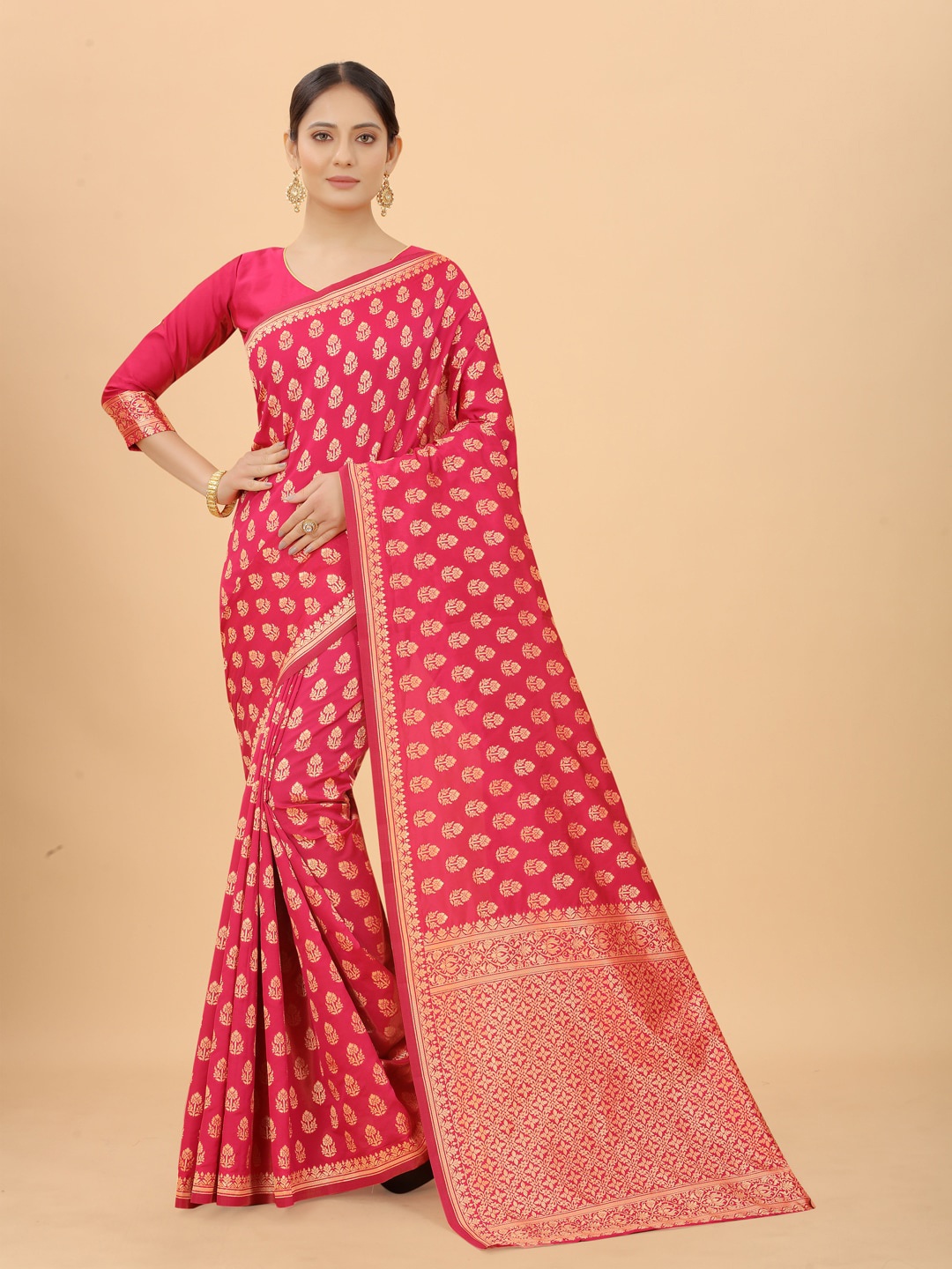 

WELL WORN Women Red & Gold-Toned Woven Design Zari Silk Cotton Banarasi Saree
