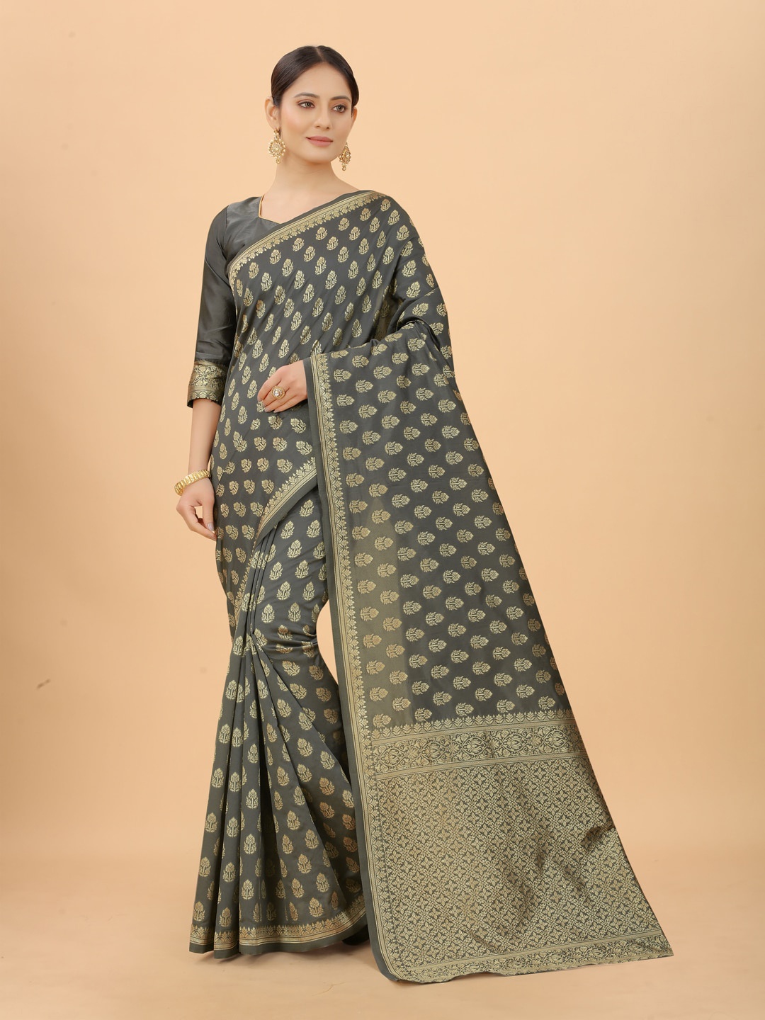 

WELL WORN Grey & Gold-Toned Woven Design Zari Silk Cotton Banarasi Saree