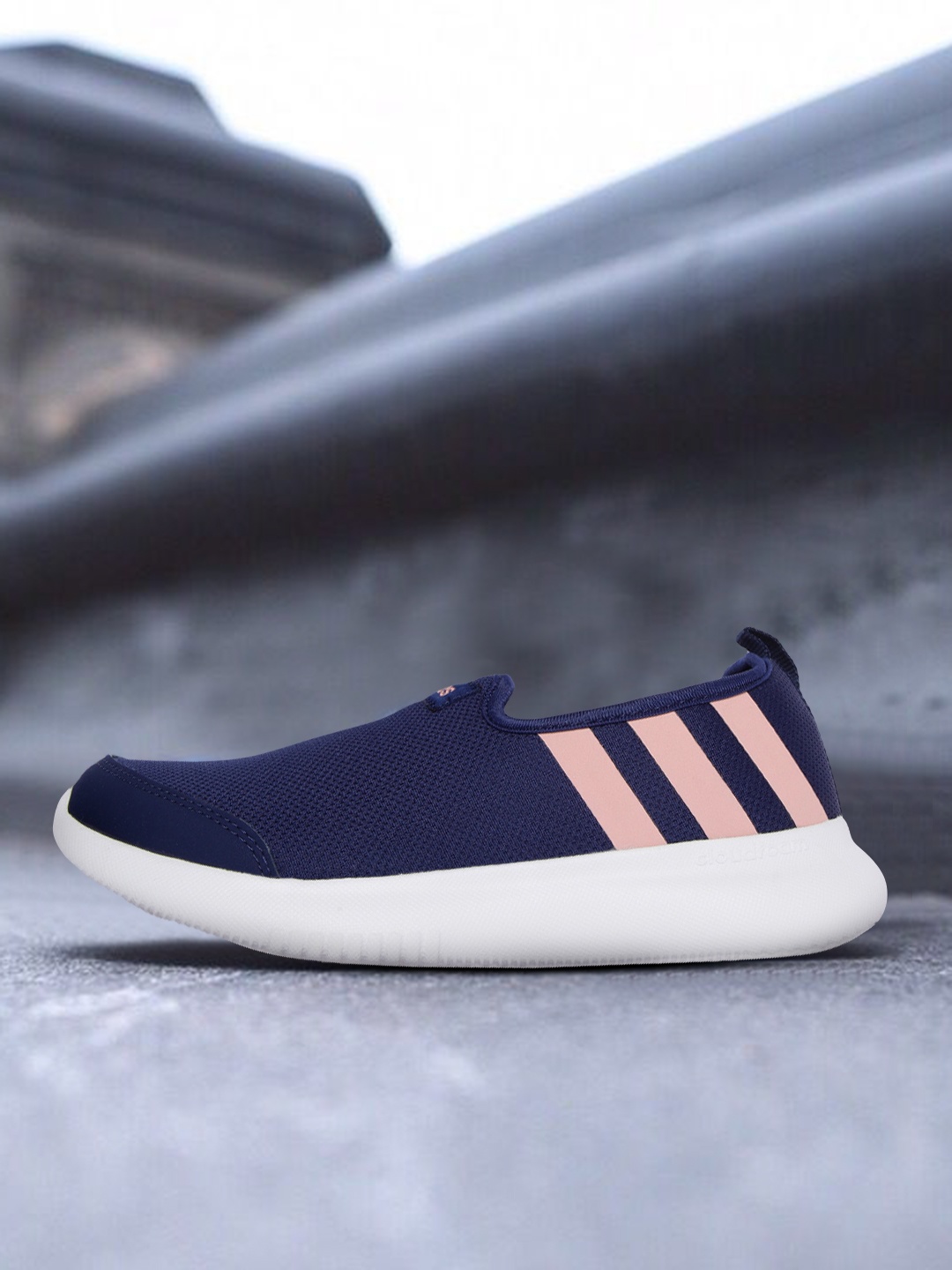 

ADIDAS Women Navy Blue Woven Design Breeze Walking Shoes