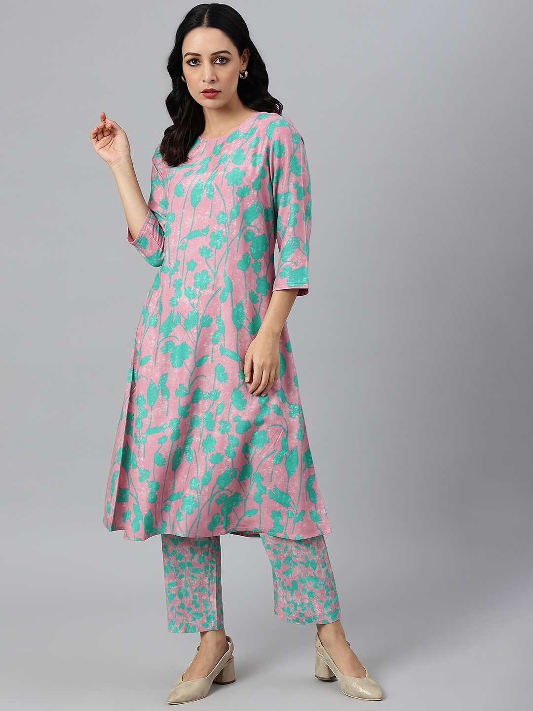 

W Women Mauve Floral Printed Thread Work Kurta