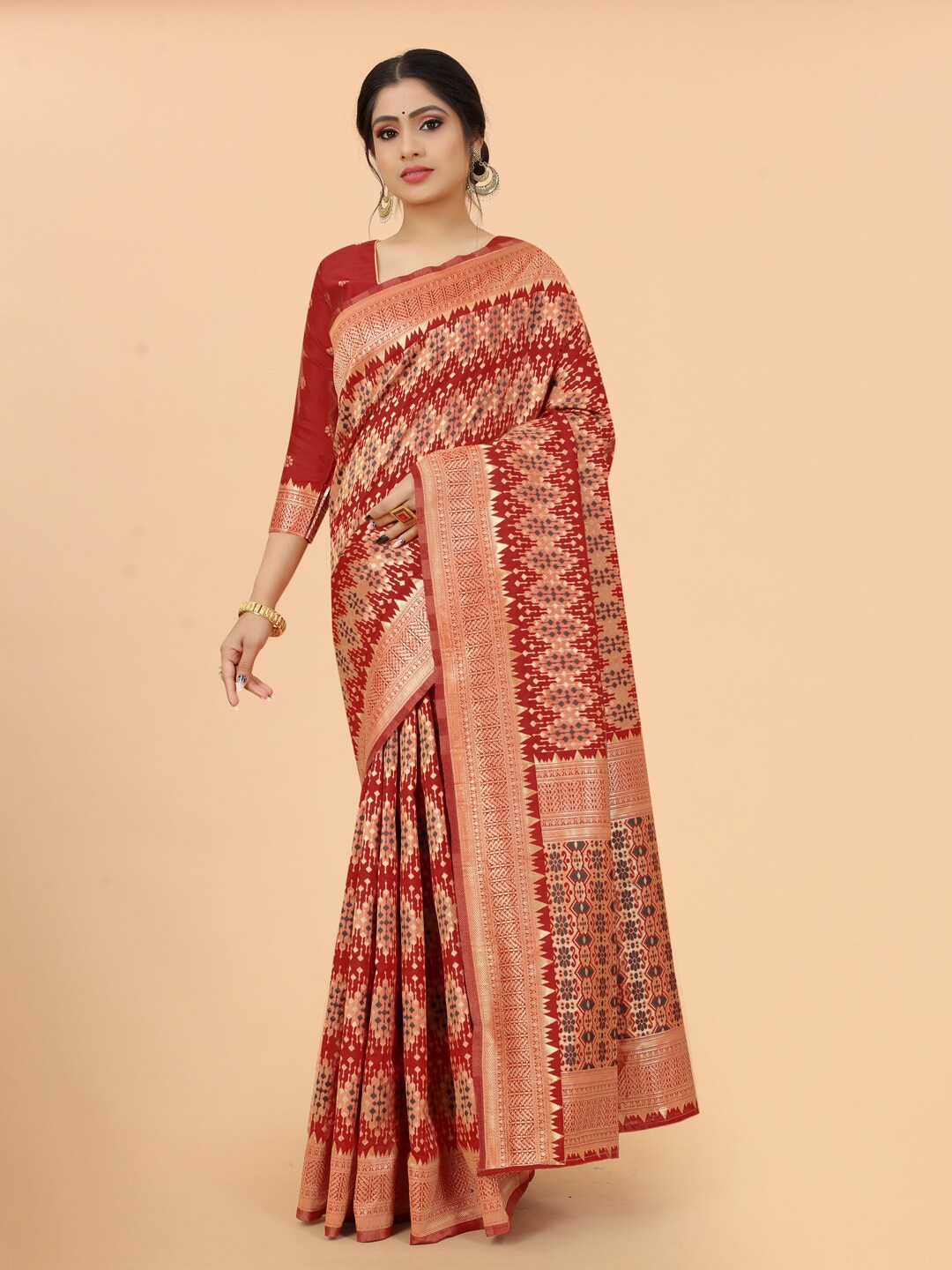 

WELL WORN Maroon & Gold-Toned Woven Design Zari Silk Cotton Banarasi Saree