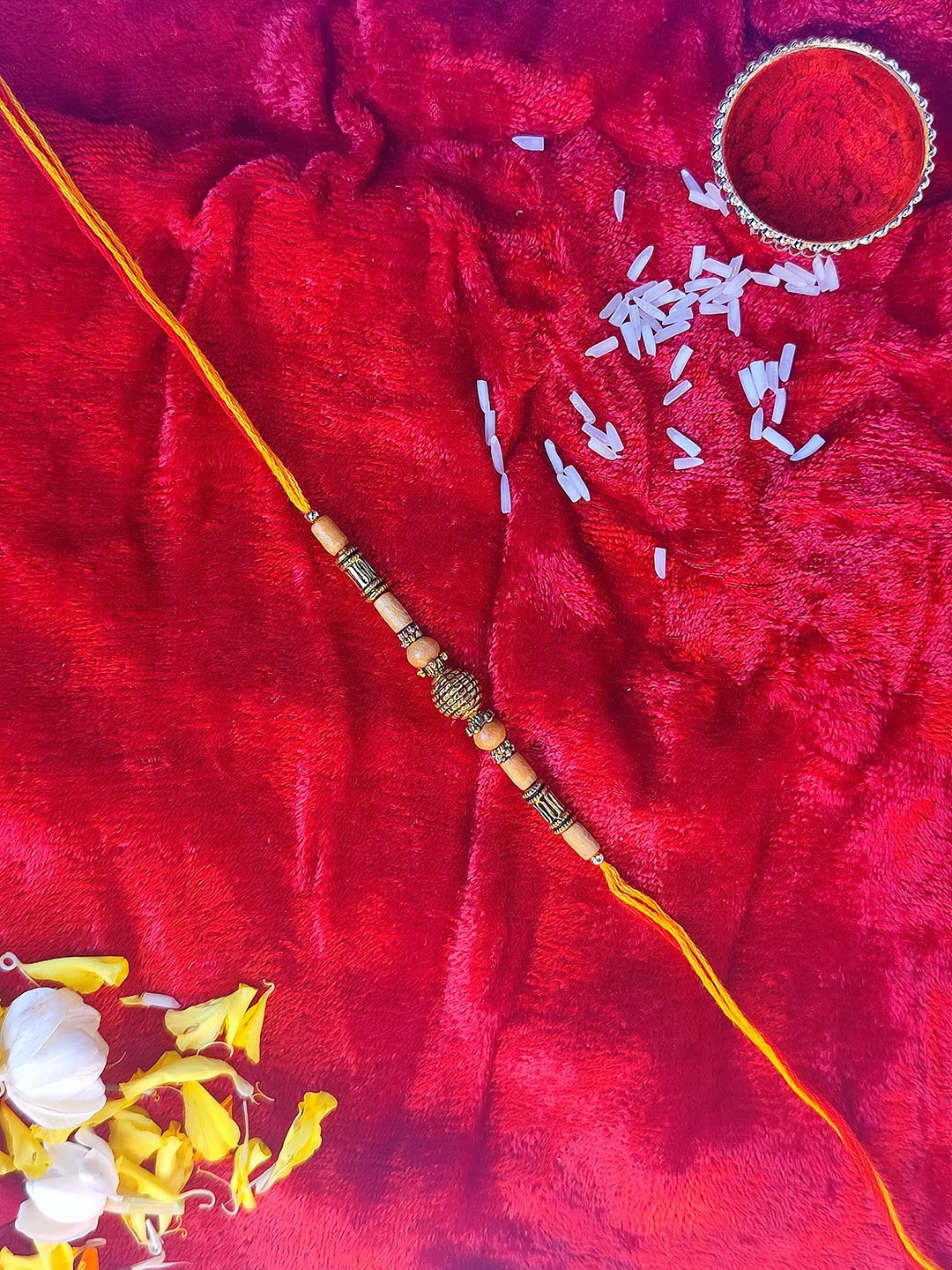 

CRAYTON Men Gold-Toned & Beige Thread Rakhi
