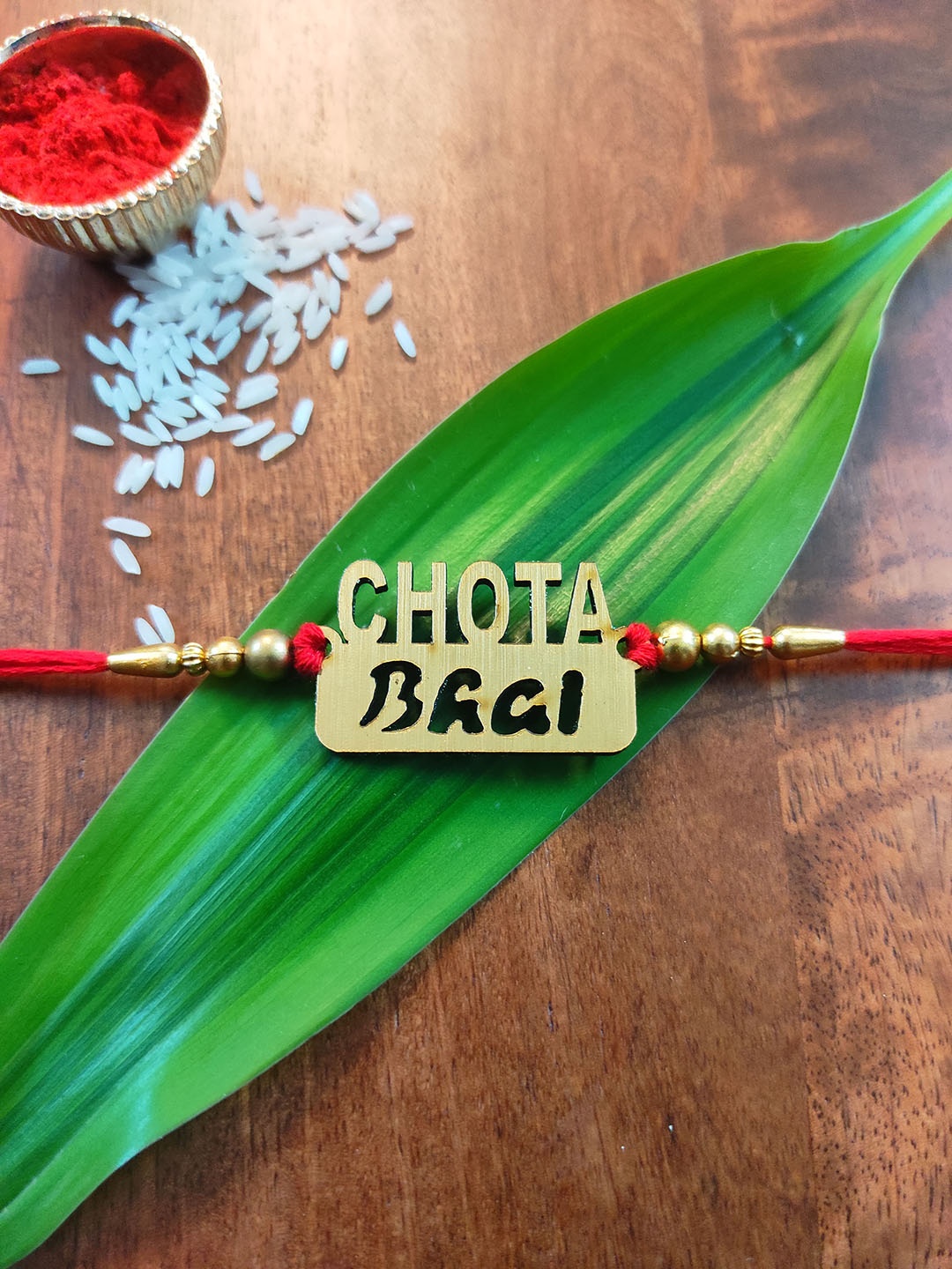 

CRAYTON Men Gold-Toned Chota Bhai Tie-Up Rakhi