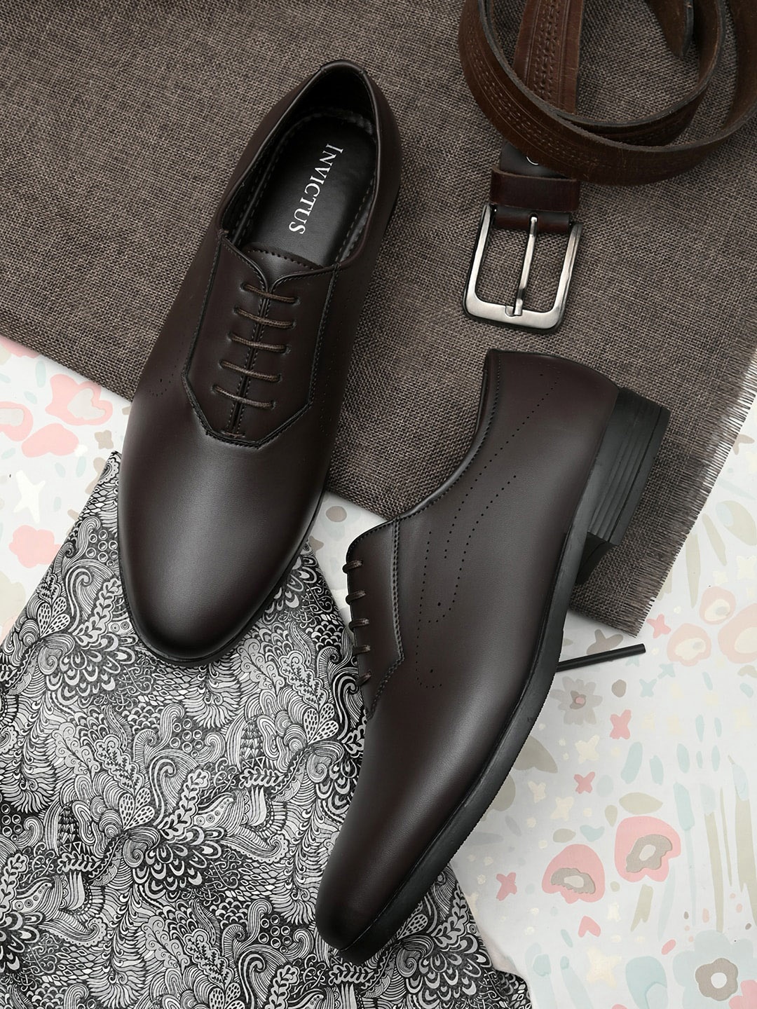 

INVICTUS Men Brown Solid Leather Formal Oxfords