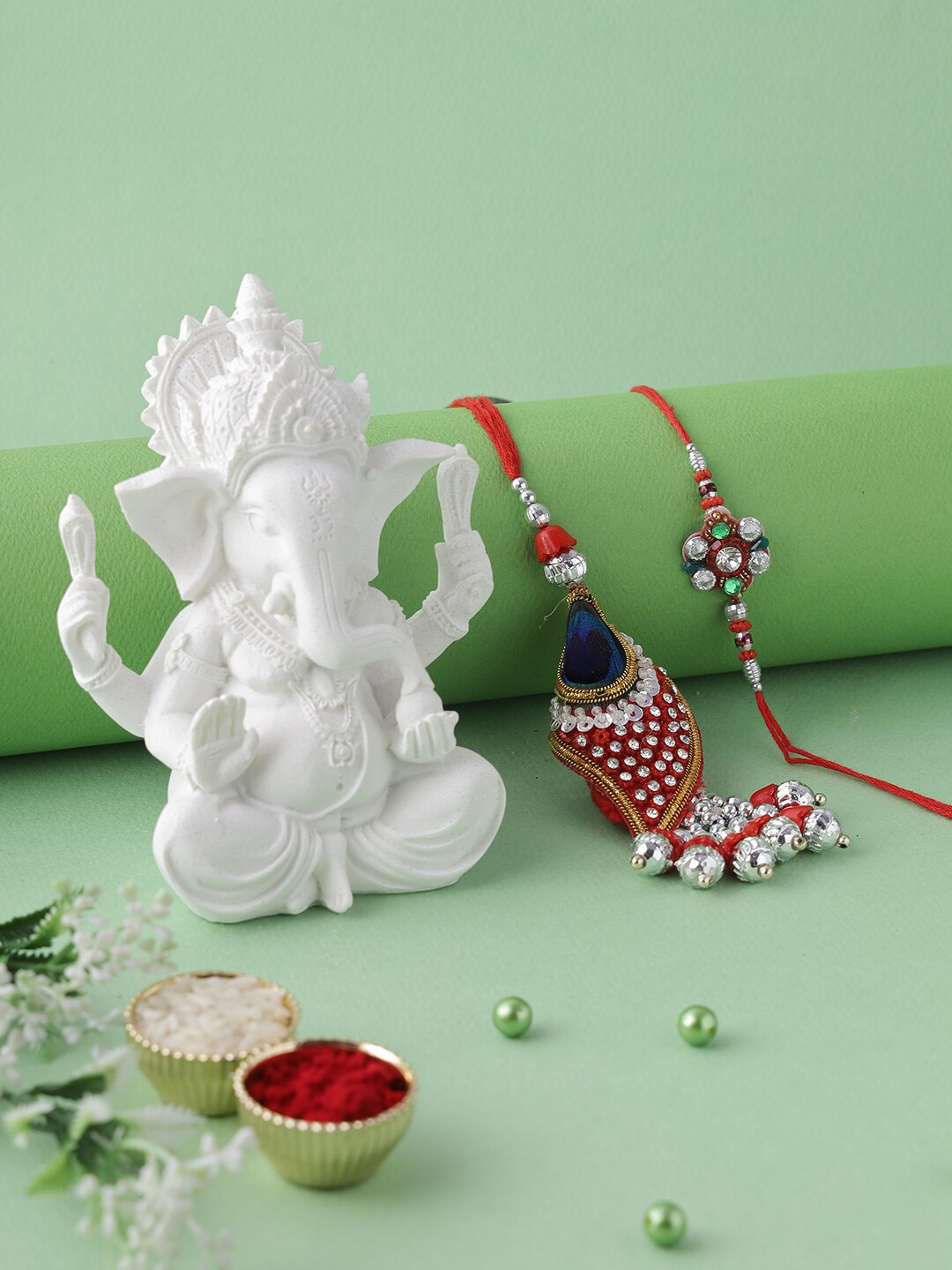 

Aapno Rajasthan Set of 2 Bhaiya Bhabhi Rakhi with Ganesha Idol, Multi