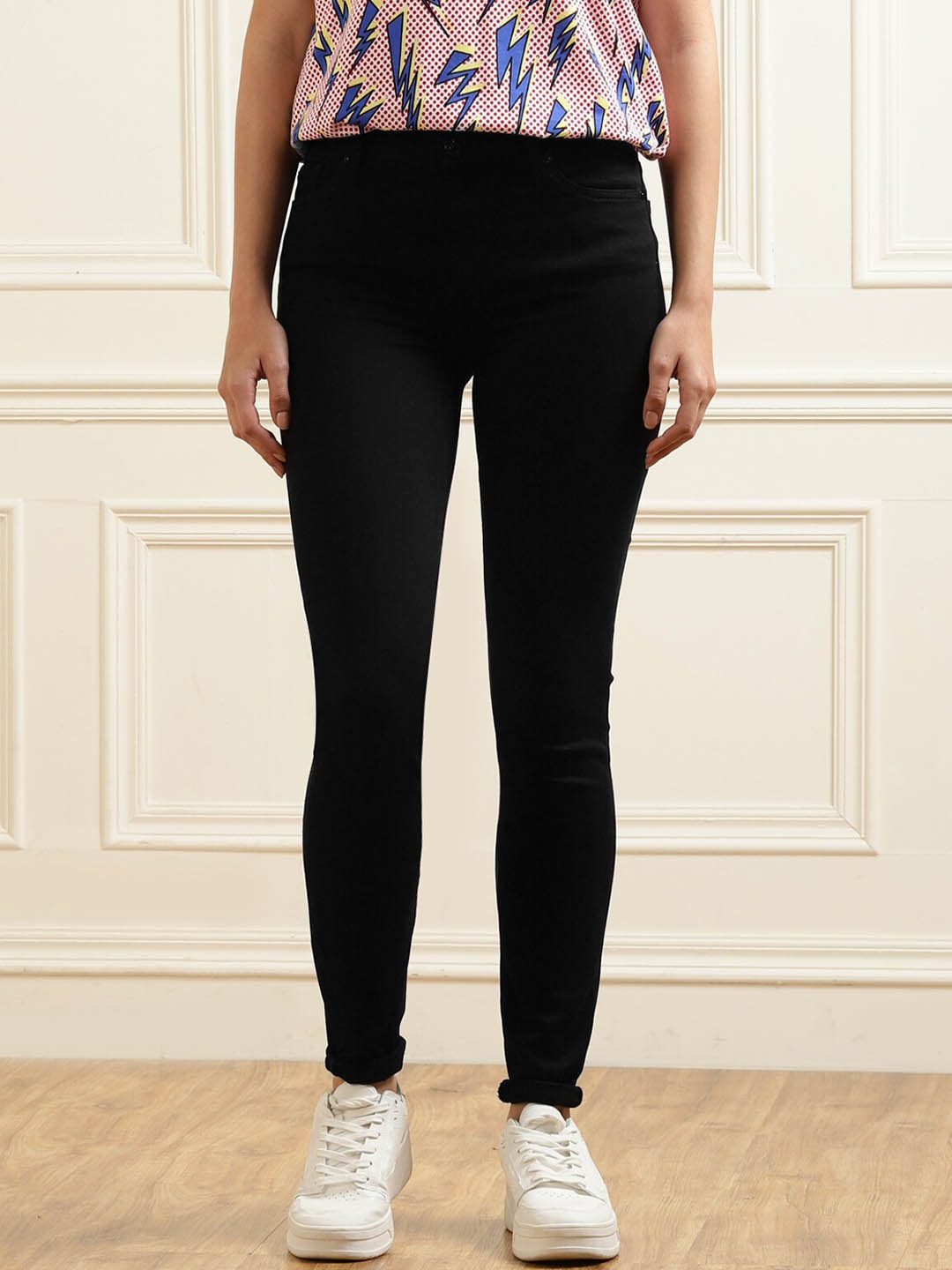 

7 For All Mankind Women Black Slim Fit High-Rise Stretchable Jeans