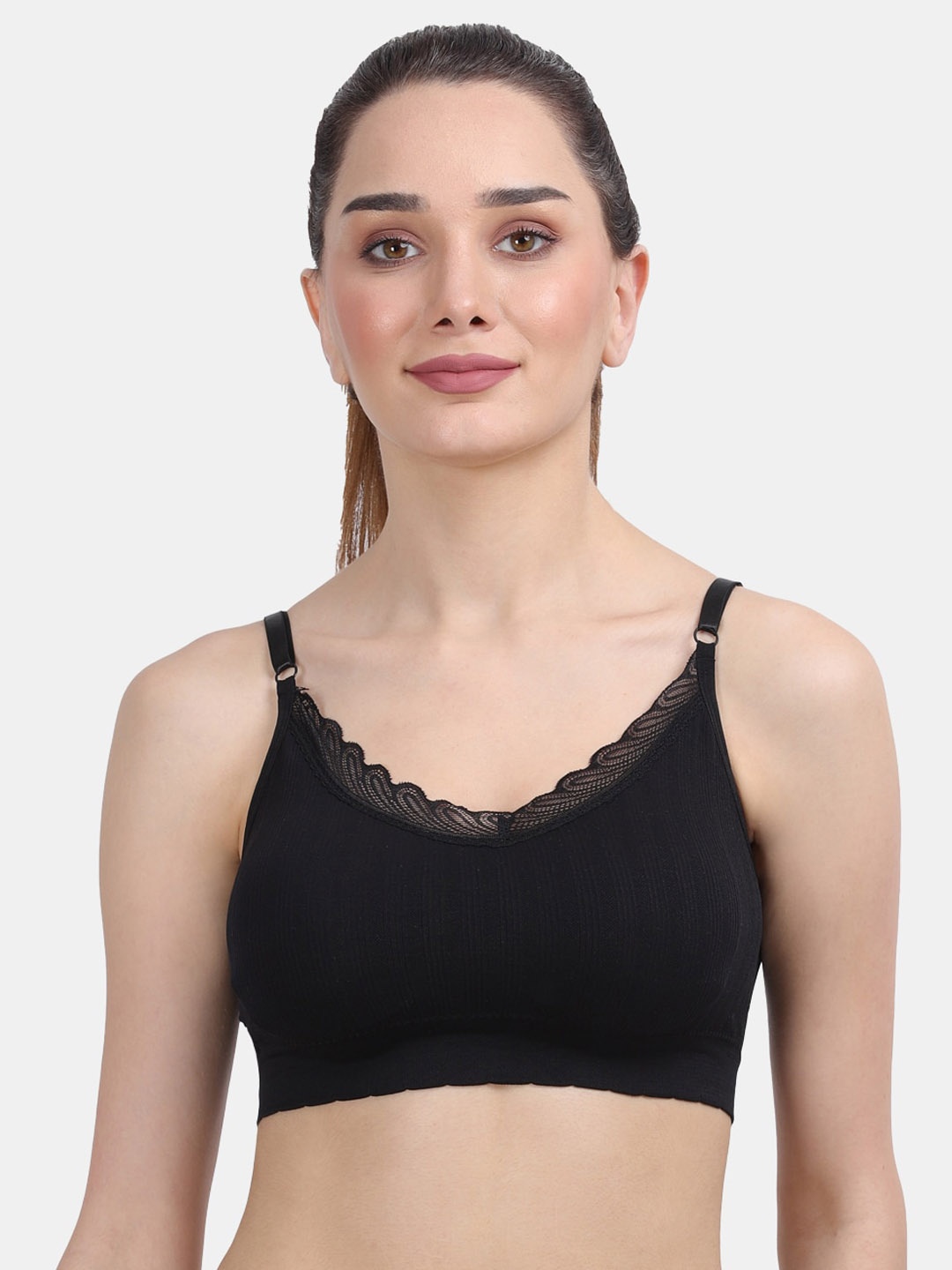 

Amour Secret Women Black Lightly Padded Sports Bra
